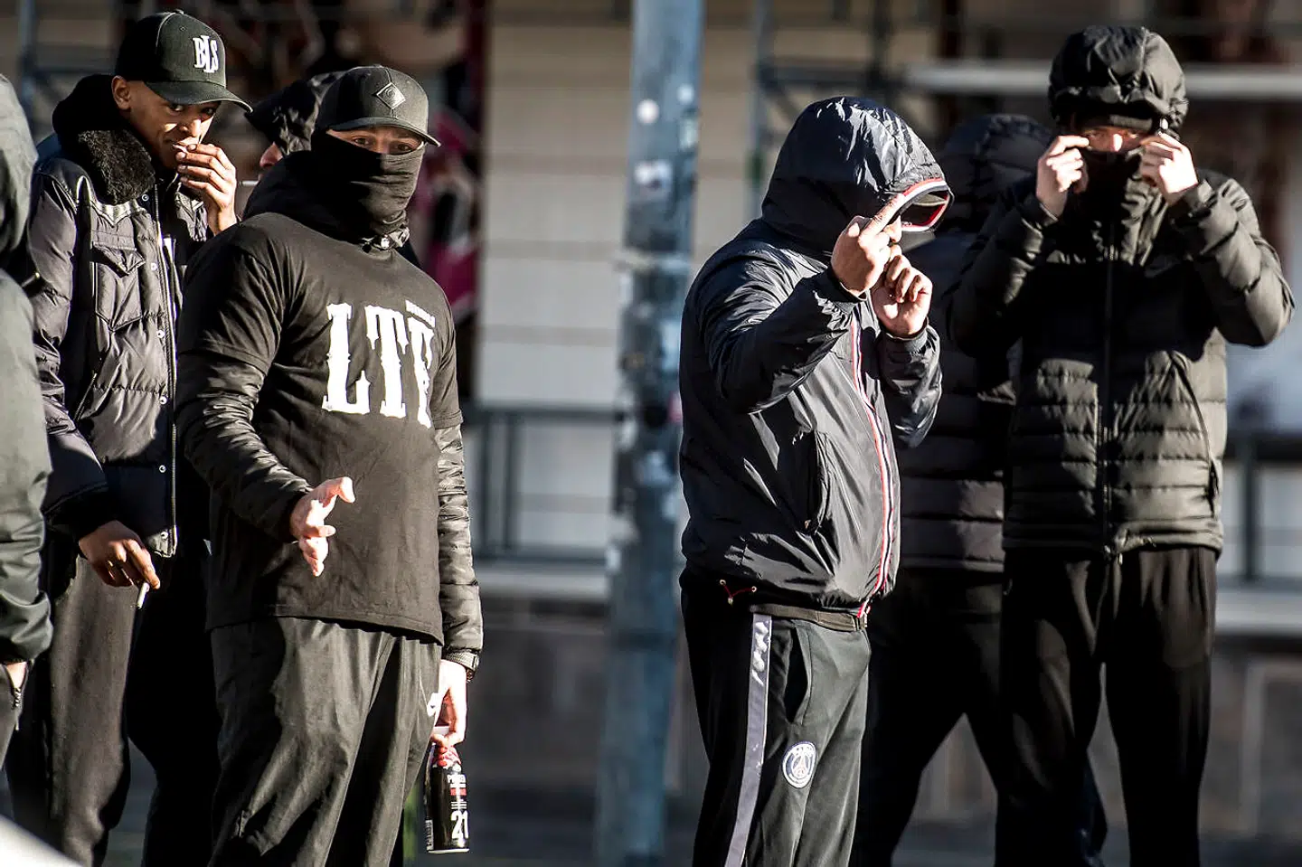 Medlemmer af gruppen Loyal To Familia (LTF) foran Københavns Byret ved under en tidligere retssag.