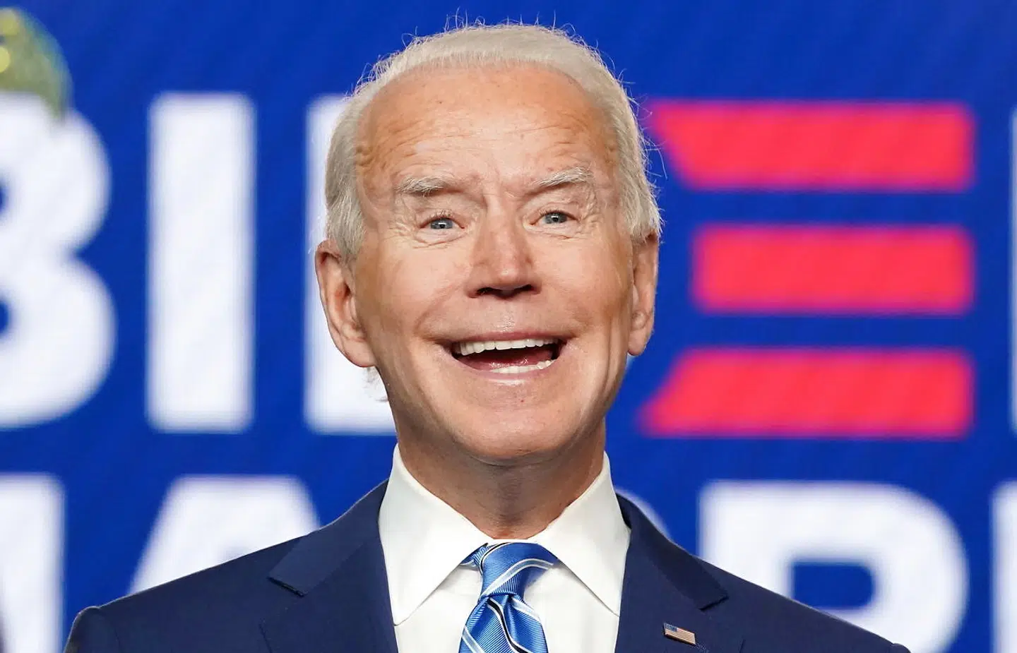 Joe Biden ser lige nu ud til at vinde valget foran Donald Trump, men Demokraterne får ikke den jordskredssejr, de havde håbet på. Ifølge amerikansk storinvestor er det foreløbige resultat dog et drømmescenarie for aktiemarkedet.