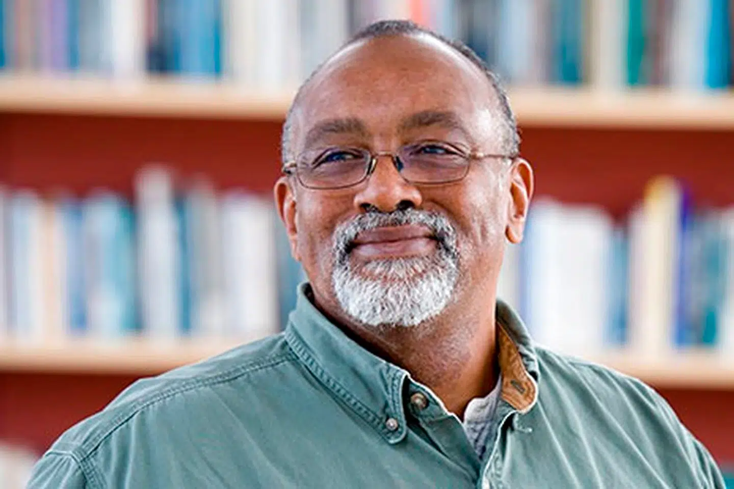 »Afroamerikanere er overrepræsenteret i fængslerne, fordi de begår flere handlinger, som kan straffes med fængsel,« siger professor Glenn Loury.