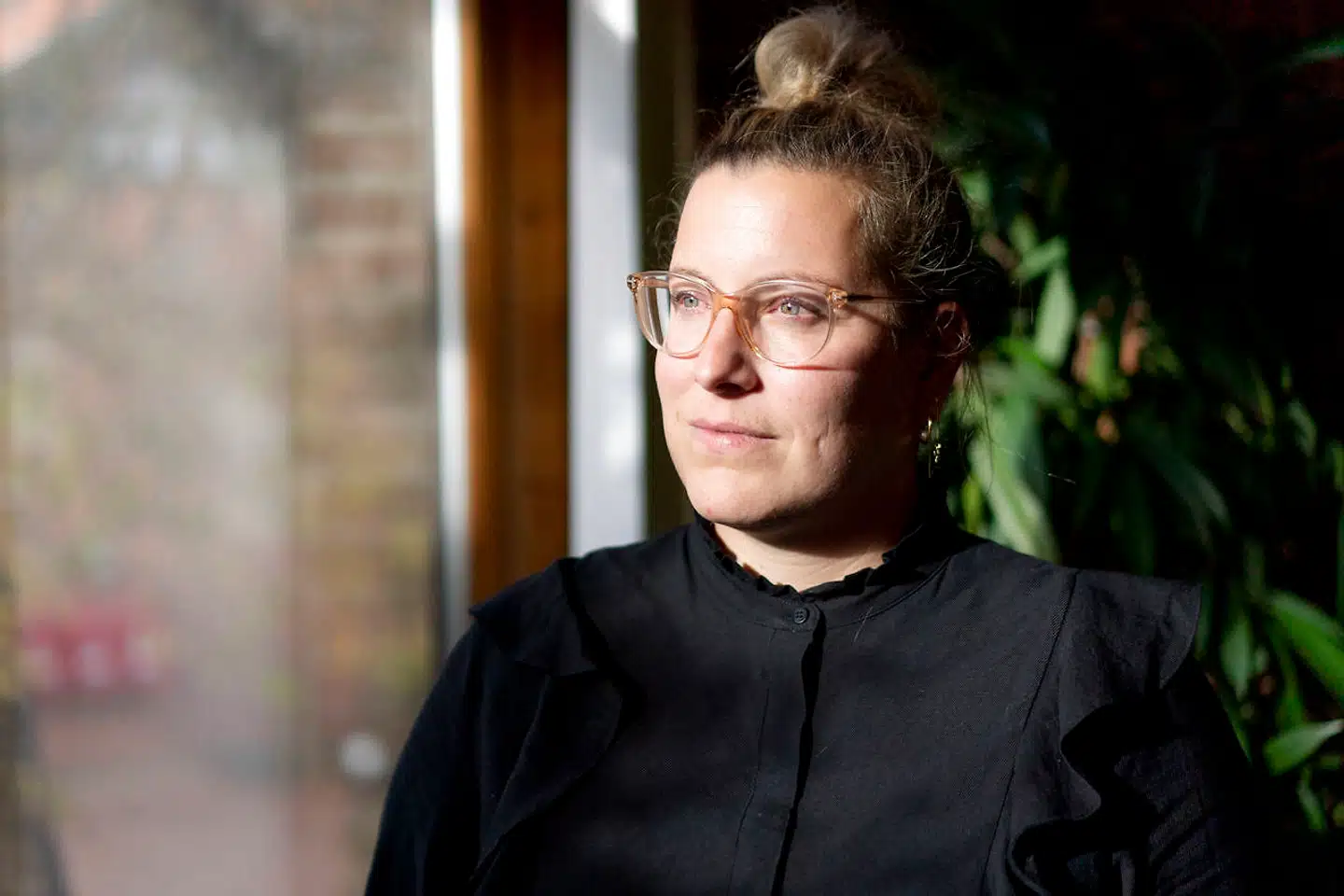 De seneste uger har der været fokus på »rodløse« unge, der opholder sig på Birkerød Bibliotek. De kan have en voldsom adfærd over for andre borgere, lyder det blandt andet. Men ifølge kommunens SSP-koordinator, Katrine Reumert, er virkeligheden en smule mere mudret.