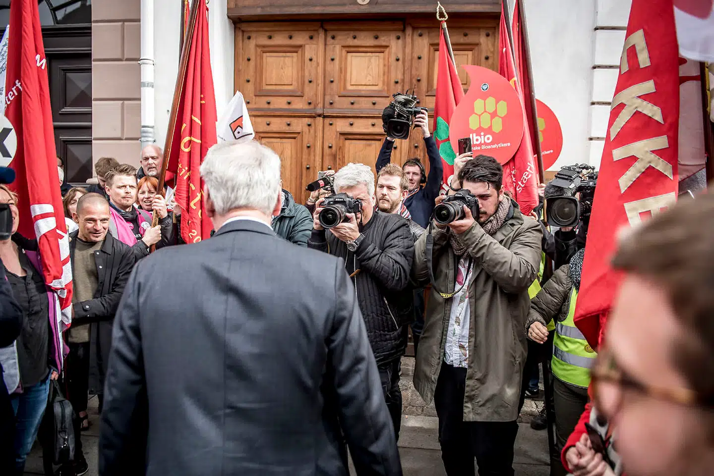 »Kampen for samme løn for arbejde af samme værdi udkæmpes fortsat i dag af de typiske kvindefag i den offentlige sektor. Og det kniber fortsat med reel solidaritet fra andre,« skriver Dennis Kristensen.