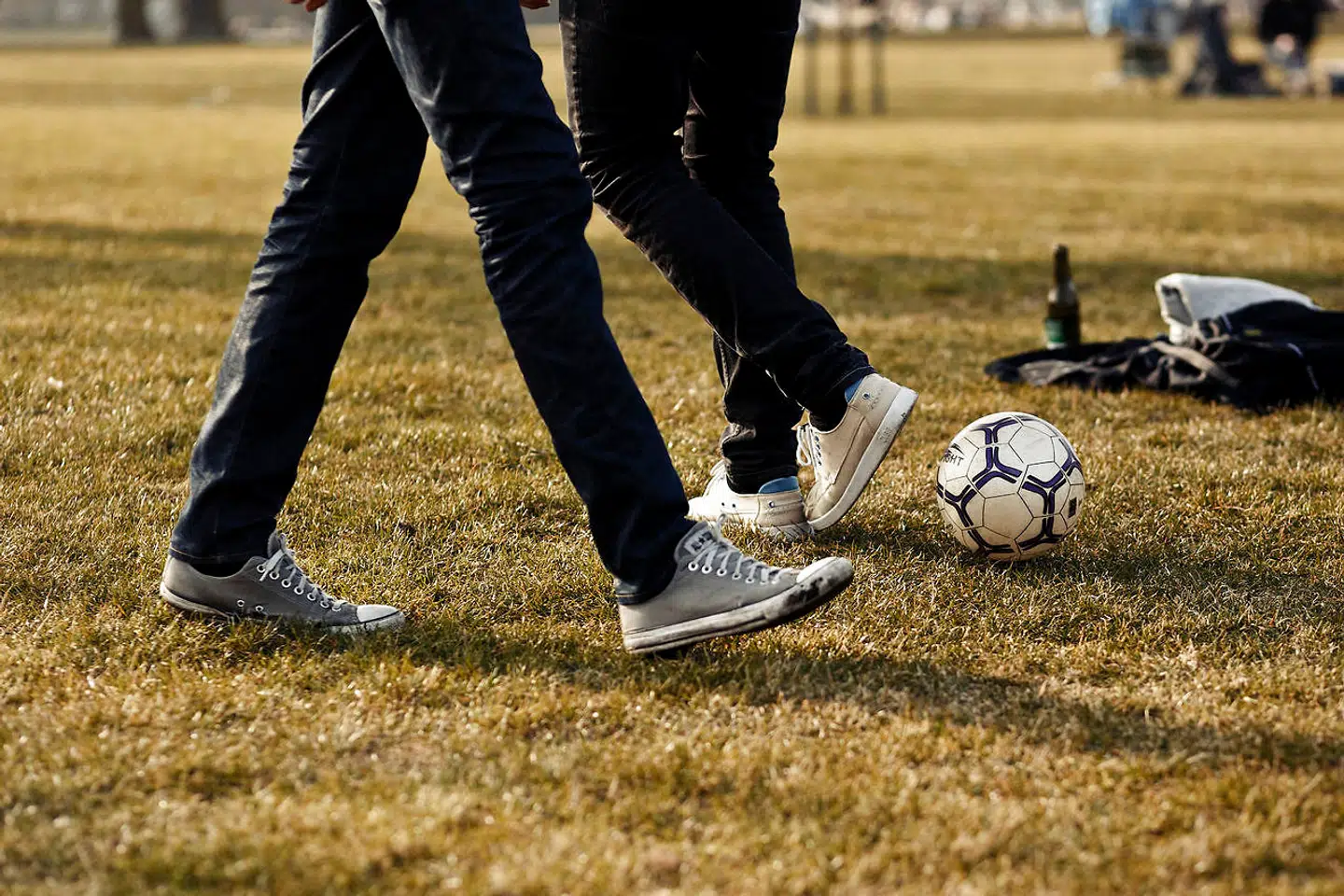 »Jeg synes, vi har en super-sej ungdomsgeneration. De skal nok klare det. De tager i højere grad en uddannelse, og de ved ting om verden, som unge mennesker fra tidligere generationer ikke anede noget som helst om,« siger Eva Secher Mathiasen, formand for Dansk Psykolog Forening.