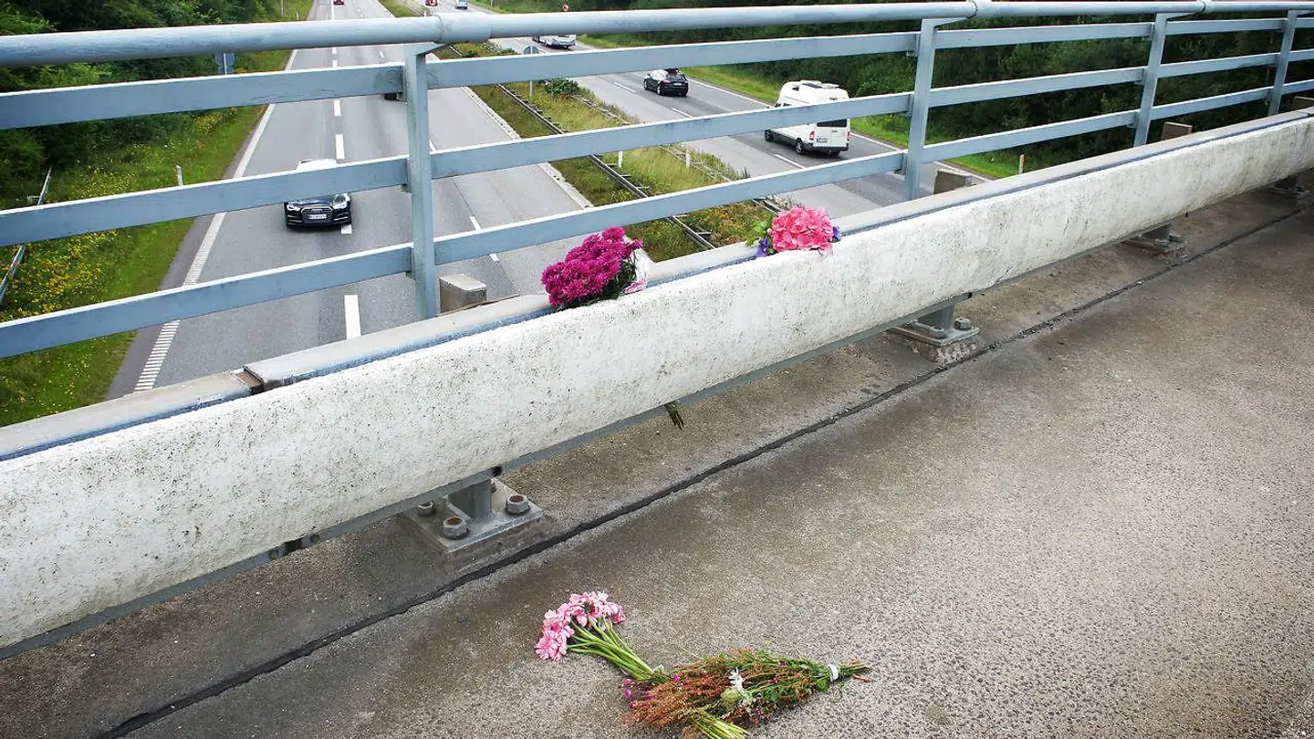 Arkivfoto: Sten kastet fra en motorvejsbro dræbte i 2016 en tysk kvinde og kvæstede hendes mand.