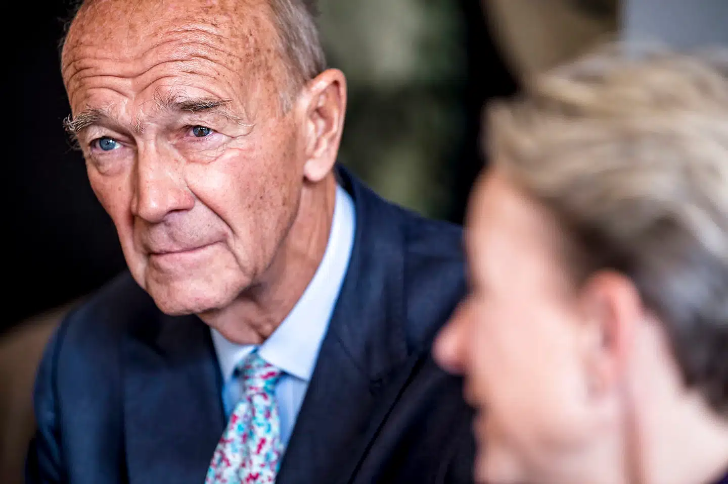 Auktionshuset Bruun Rasmussen og branchens grå eminence, Jesper Bruun Rasmussen, er omdrejningspunkt i en opsigtsvækkende sag om salget af et Andy Warhol-maleri.