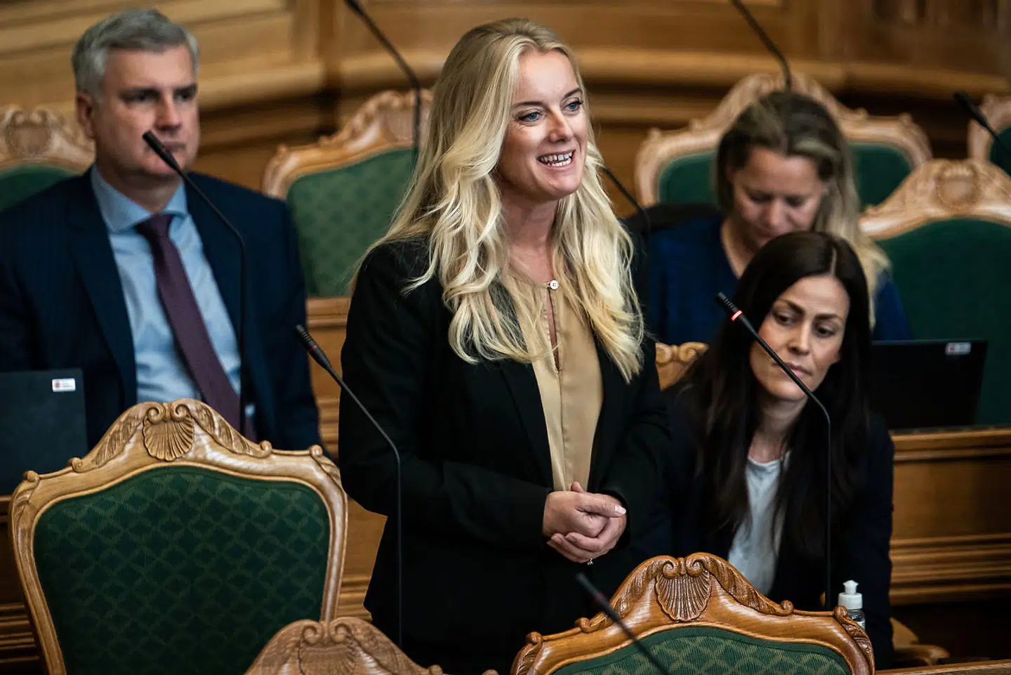 »Hvis vi på forhånd bøjer af og siger, at vi ikke vil kritisere islam, og at der er tegninger, vi ikke vil vise af frygt for voldsparate muslimer, så har de fået magten. Så har de vundet over os,« siger Pernille Vermund (D). Arkivfoto.