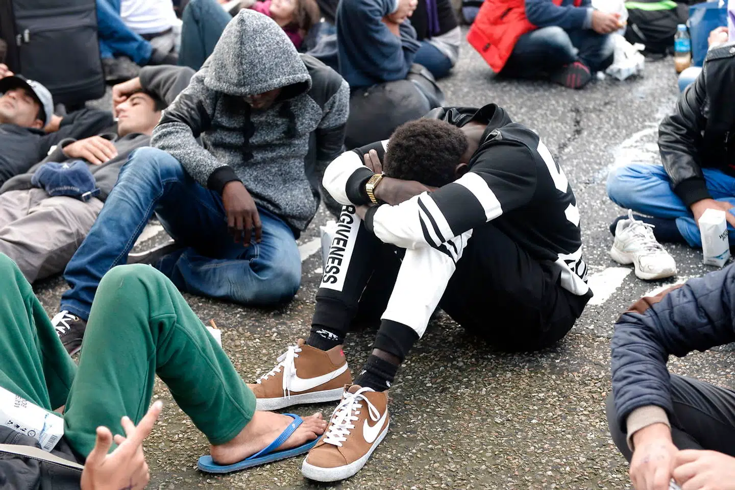 Af en ny rapport fra Udlændinge- og Integrationsministeriet fremgår det, at kommunerne ikke lever op til de skrappere krav om konsekvent at fortælle flygtninge og indvandrere, at de kan rejse hjem med en stor sum penge. Flygtninge og indvandrere kan repatriere med en hjemrejsebonus på op imod 200.000 kroner, og det skal kommunerne informere om i hver eneste samtale om integration og beskæftigelse, men det sker altså langtfra altid. Alligevel rejste en hel del syrere frivilligt hjem i 2019.