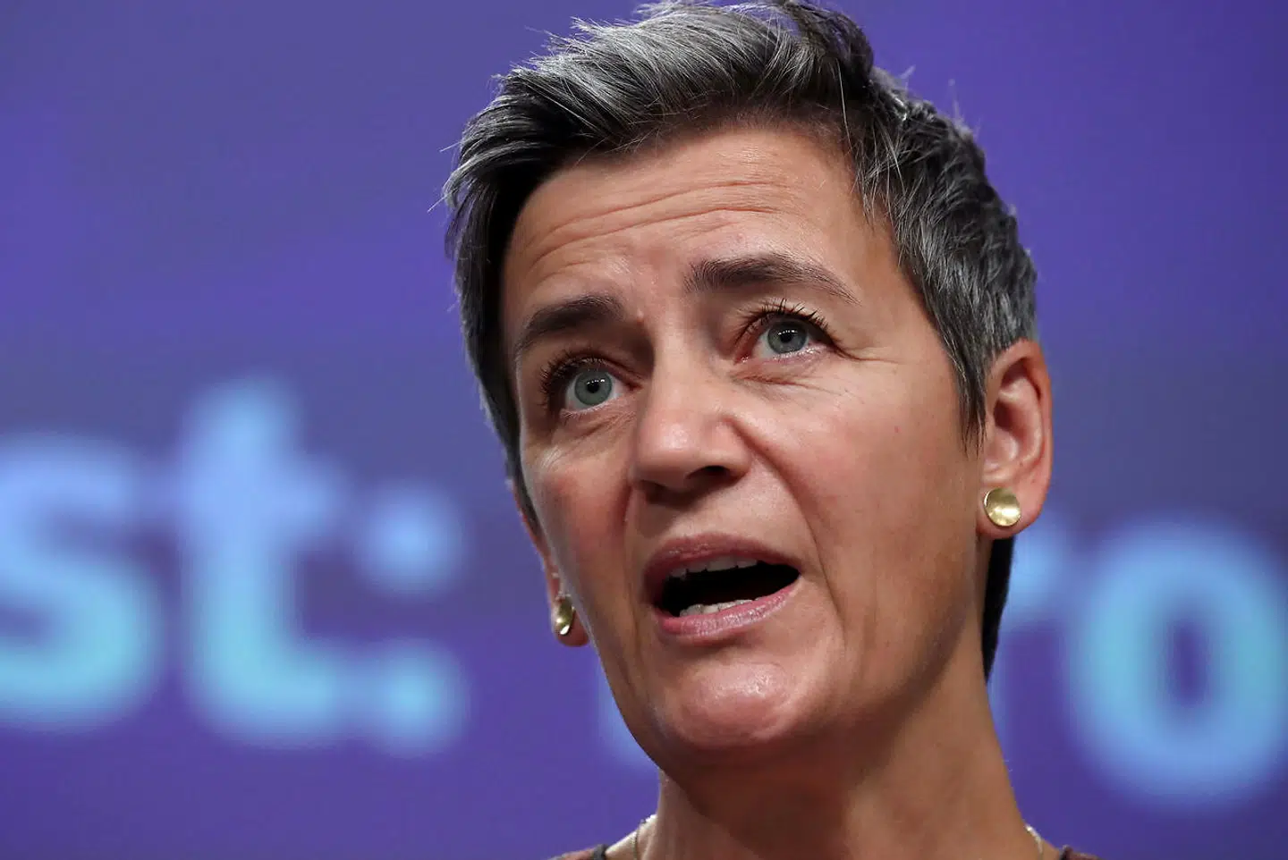 »Det er svært at være radikal, det er det også for mig, men jeg kommenterer ikke ting, som jeg ikke har nogen andel i,« siger Margrethe Vestager (RV).