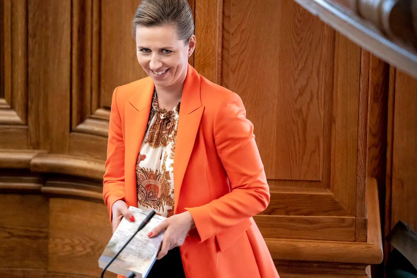 Under Folketingets afslutningsdebat 22. juni lovede statsministeren, at der ville blive udarbejdet et nationalt varslingssystem for smittespredning. Det er stadig ikke sket.