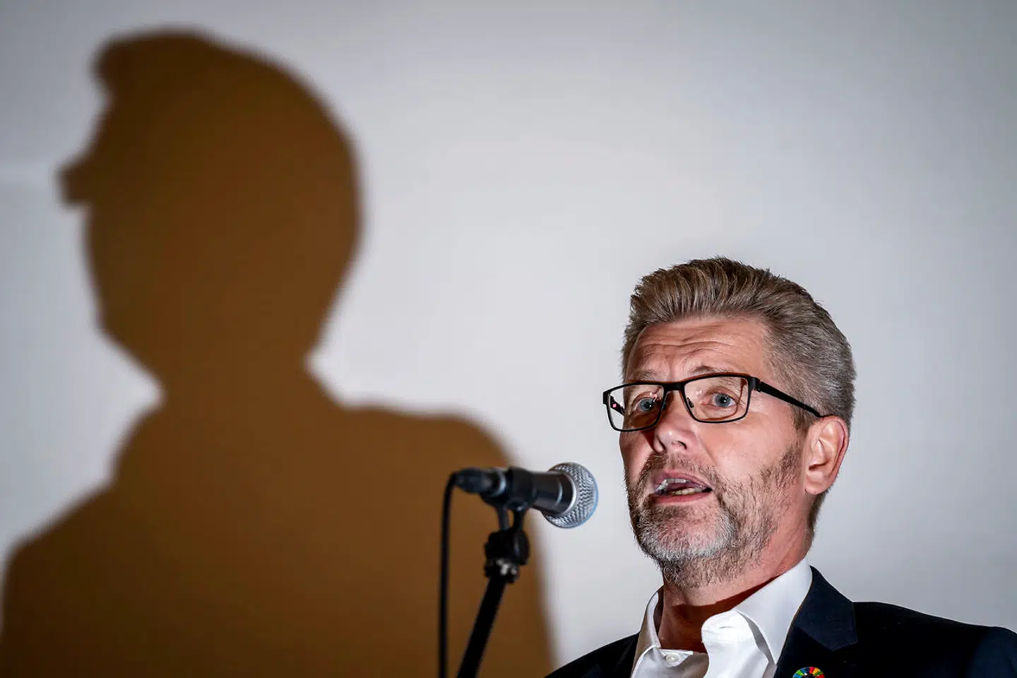 Overborgmester Frank Jensen (S) udtaler sig til pressen efter krisemøde på Københavns Rådhus, søndag den 18. oktober 2020. Her var det foreløbige resultat af de seneste dages tumult, at Frank Jensen bliver på posten som overborgmester.