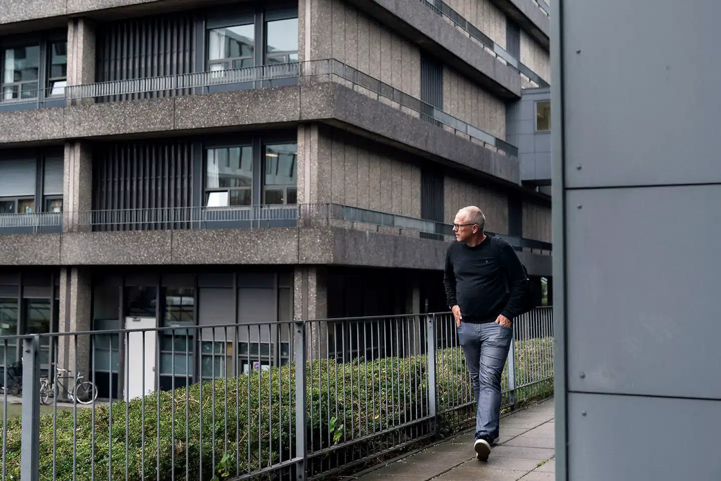 »I dag vil mange af mine kolleger nok sige, at jeg aldrig er rigtig tilfreds. Det gælder i høj grad min egen indsats. Jeg føler aldrig, at jeg er færdig,« fortæller Jens Lundgren, professor i infektionssygdomme.