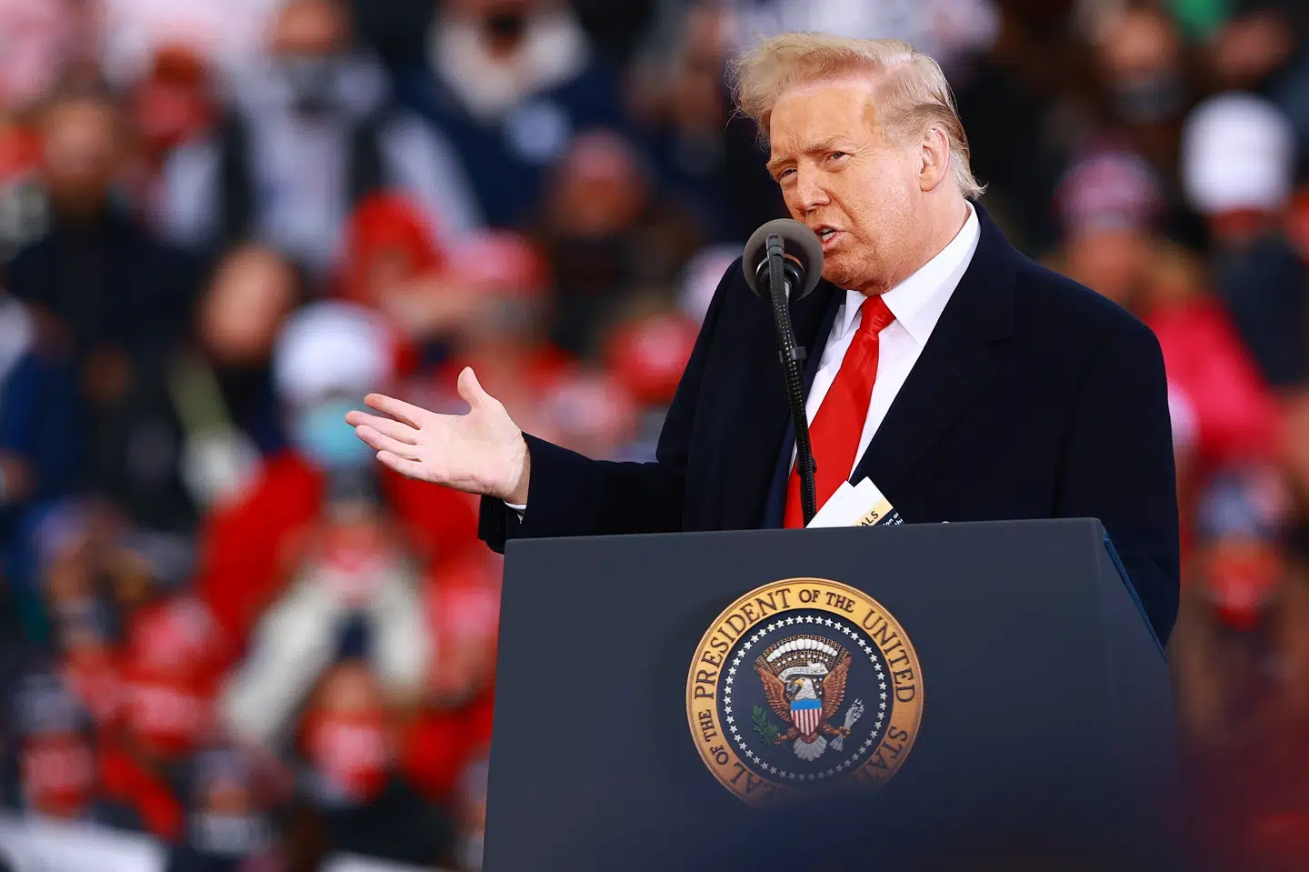 Præsident Donald Trump har et tætpakket program op til valget med besøg i vigtige svingstater. Lørdag lokal tid besøgte han Michigan (foto) og Wisconsin. Rey Del Rio/Ritzau Scanpix