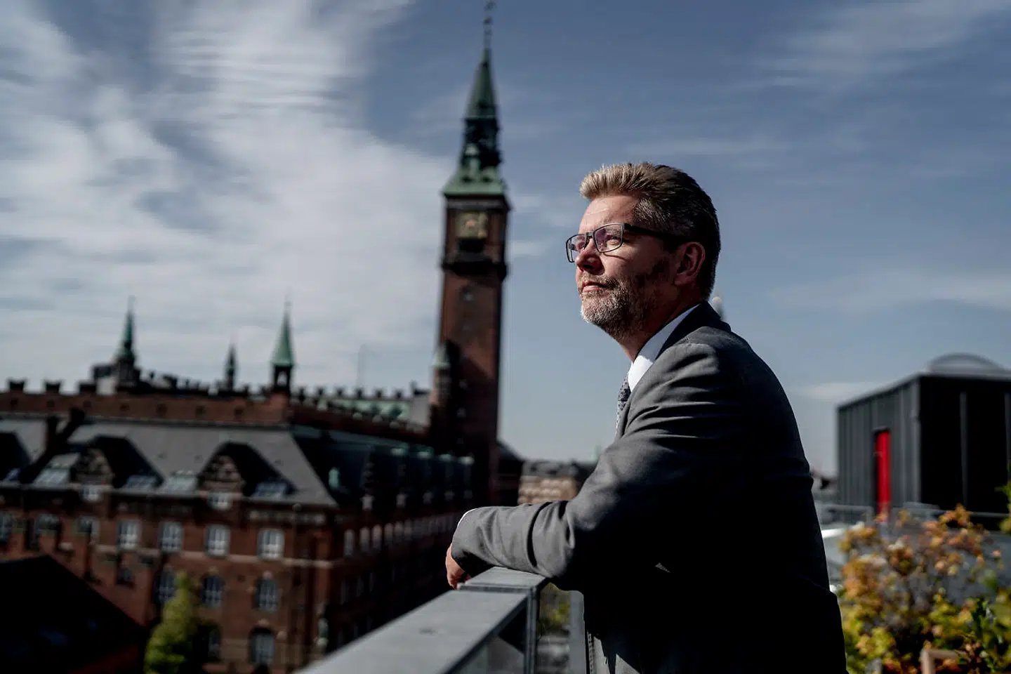 I Socialdemokratiet er der blevet indkaldt til et hastemøde om Frank Jensens krænkelsessager. På mødet søndag aften vil kredsformænd i København, forretningsudvalget i København og Socialdemokratiets medlemmer at borgerrepræsentationen deltage.