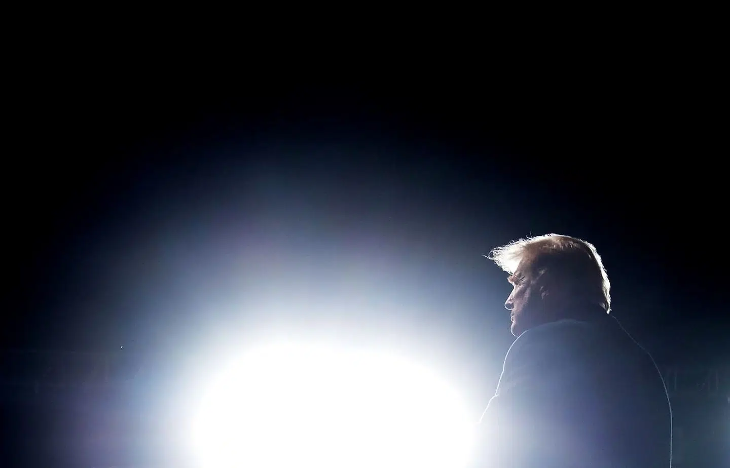 Donald Trump har givet sine medarbejdere en klar ordre: Send mig på kampagnesporet hver eneste dag.