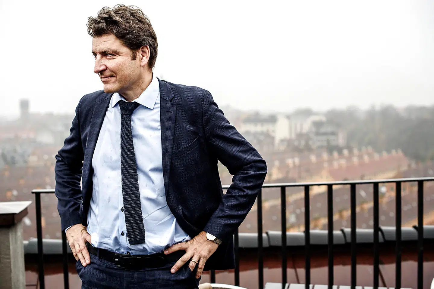 I 2017 vidste både Netcompanys adm. direktør, André Rogaczewski, og headhuntingbureauet, der stod for ansættelsen, at man ansatte en tidligere sexkrænker i virksomhedens finansafdeling. I mange tilfælde er det dog ulovligt at viderebringe en sådan information.