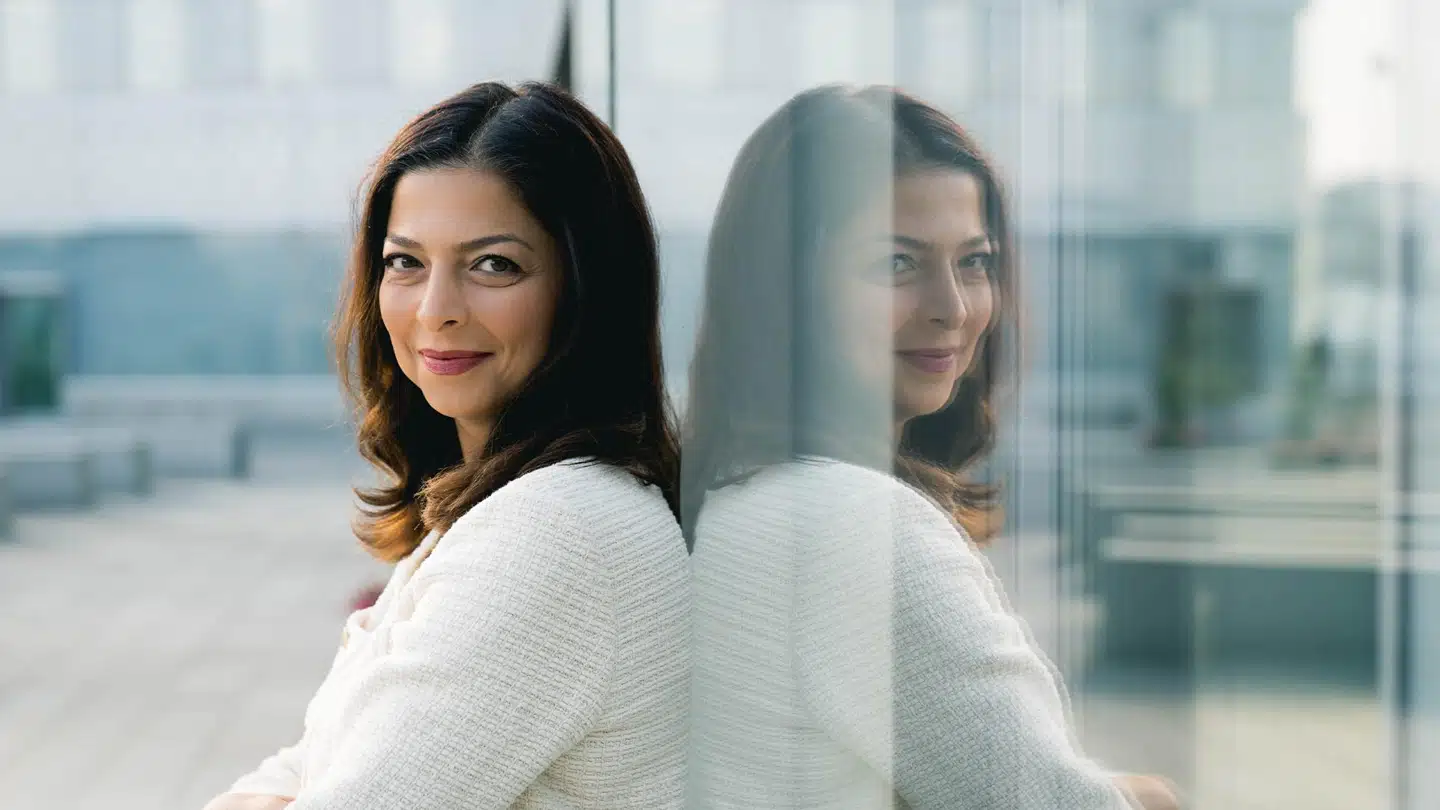 Covid-19 begrænser ikke bare medarbejdernes fysiske tilstedeværelse, den besværliggør også virksomhedernes udlægshåndtering. »Når medarbejderne i stigende grad ikke længere sidder fysisk sammen, stiger behovet for en mere digital og effektiv udlægshåndtering,« forklarer Ila Sabet Bergström fra Eurocard.