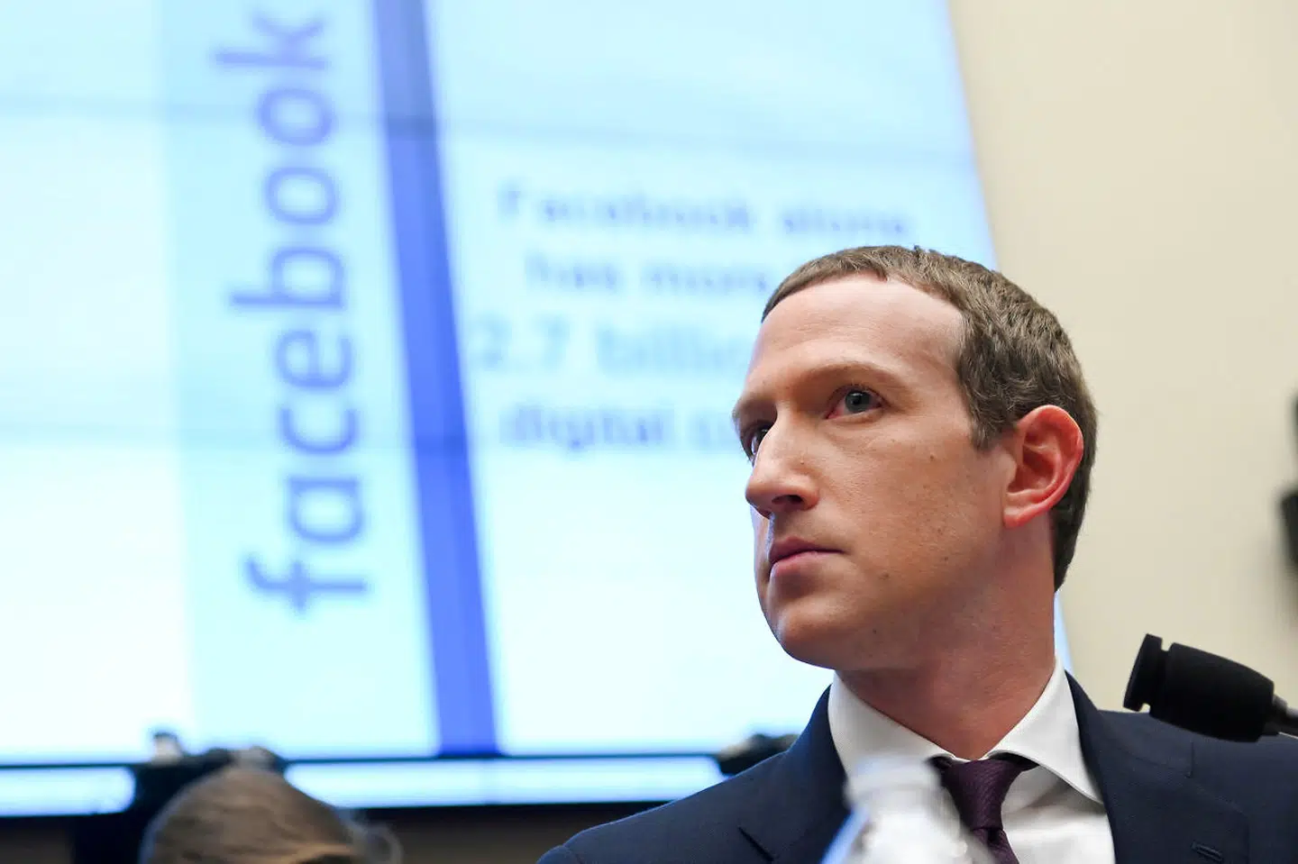 Arkivfoto. »Hvis folk søger på Holocaust på Facebook, vil vi begynde at henvise folk til myndighedskilder for at få korrekt information,« siger Mark Zuckerberg, stifter af Facebook, ifølge dpa.