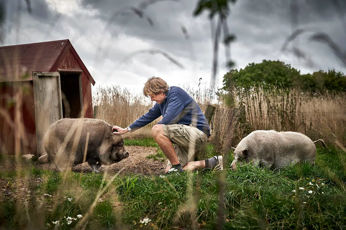 Mads Hartvig Jensen driver landbrug fra Endrupgaard og sælger desuden grill under navnet Jensen Grill. Han sætter stor pris på uforstyrretheden på gården.
