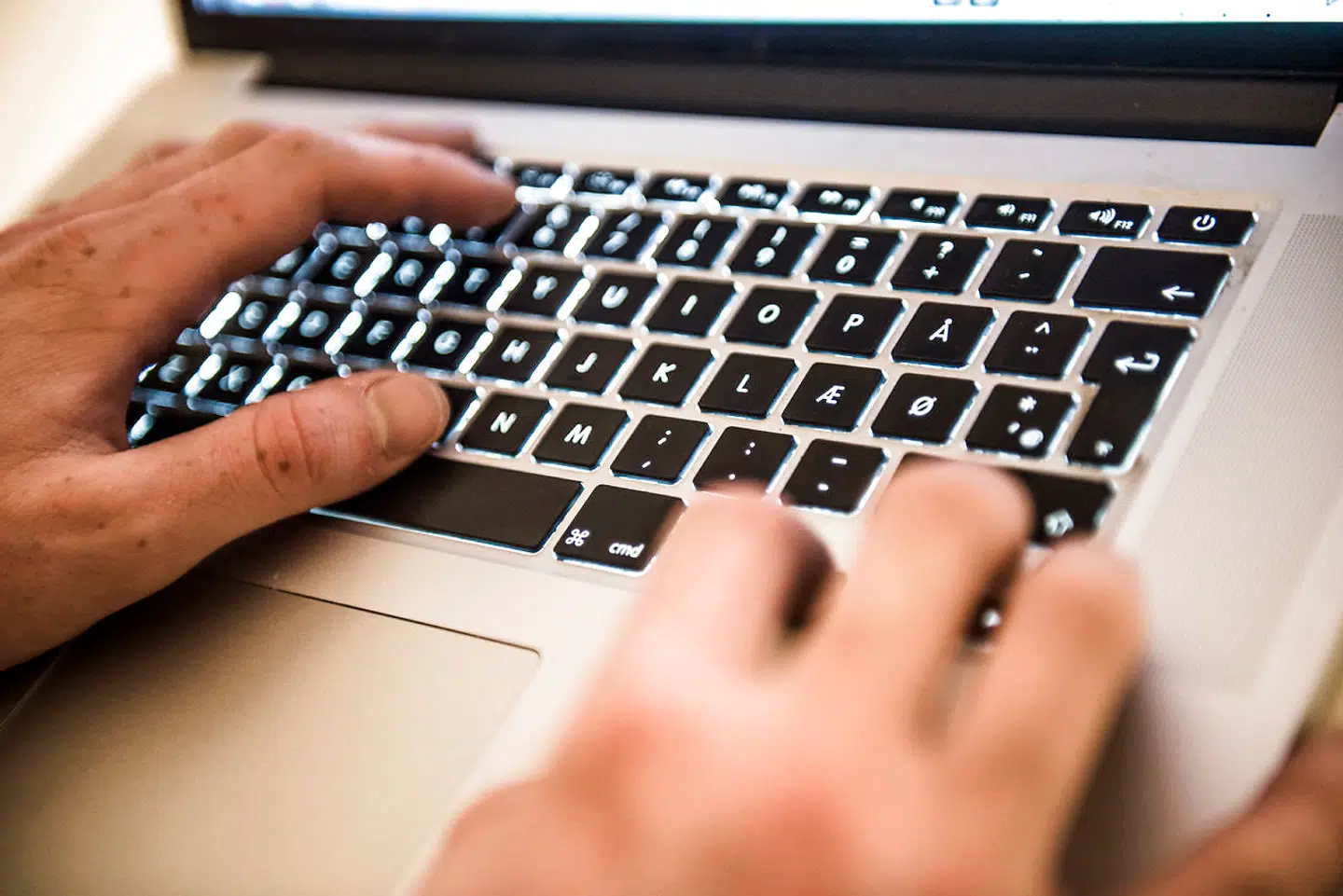 »Jeg havde fuldstændig misset betydningen af at arbejde smartere ud fra mine egne præferencer, energiniveauer og produktivitetskapacitet,« skriver Louise Stenbjerre, der er selvstændig redaktør og forretningsudvikler.