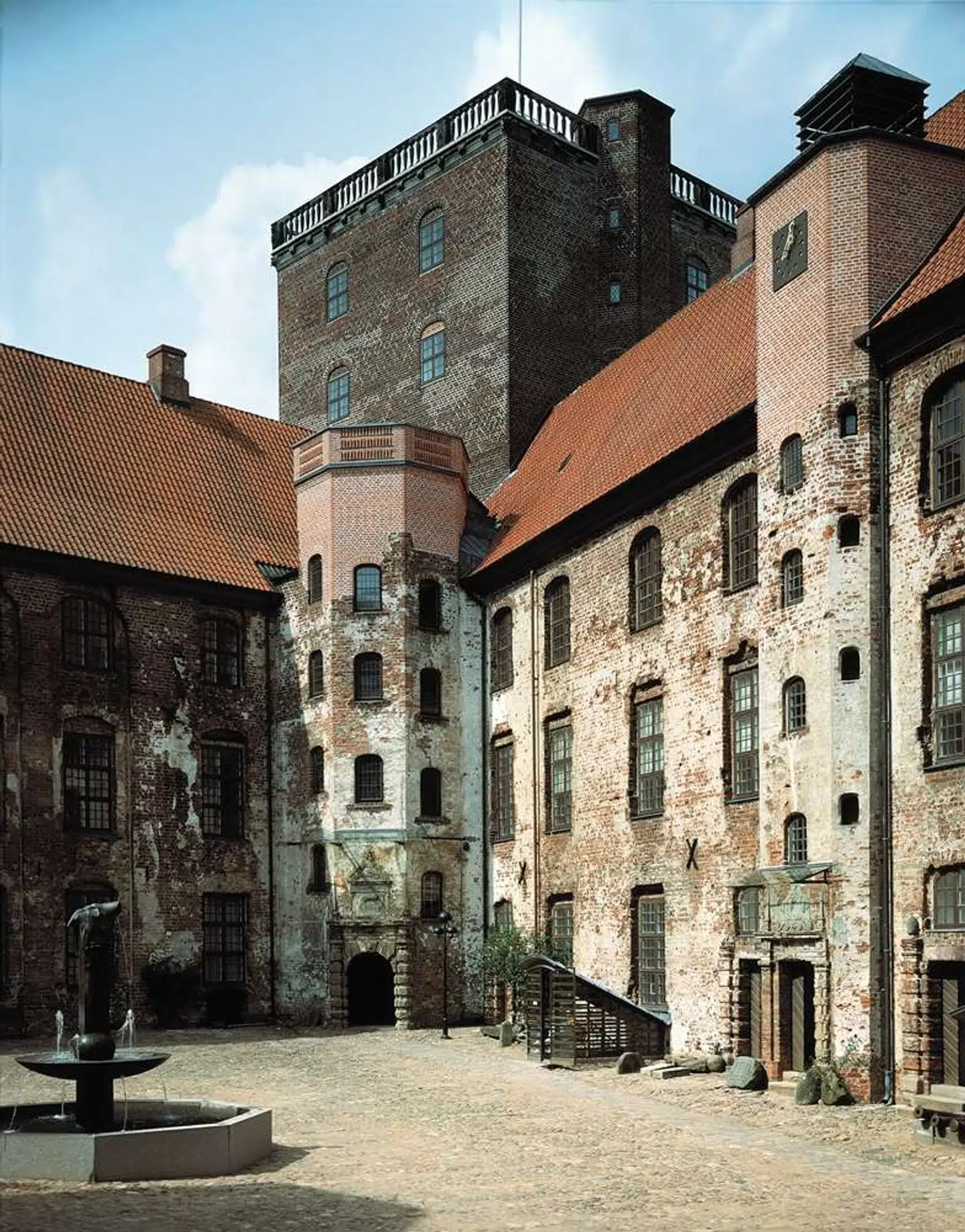 Ingen spedalsk gøglertrup, ah.