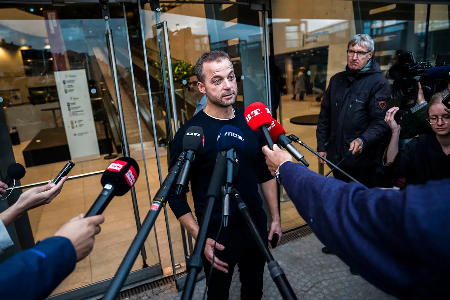 Morten Østergaard meddelte onsdag sin afgang som radikal leder efter et gruppemøde i den Sorte Diamant København. Sofie Carsten Nielsen overtog dernæst titlen som politisk leder hos de Radikale. (Foto: Martin Sylvest)