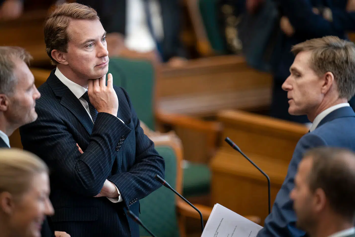 Dansk Folkepartis Morten Messerschmidt og Kristian Thulesen Dahl ved Folketingets åbning på Christiansborg, tirsdag den 6. oktober 2020.