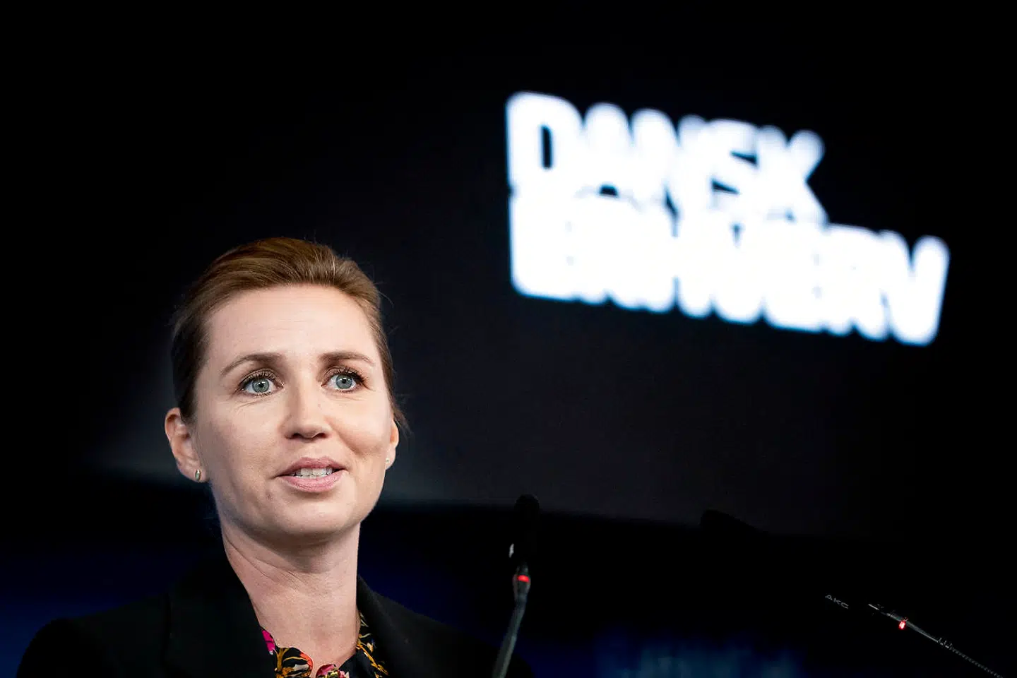 Statsminister Mette Frederiksen talte den 10. september til Dansk Erhvervs årsdag. Nu advarer erhvervsorganisationen regeringen mod at holde fast i en central del af finansieringen til Arnes pension.