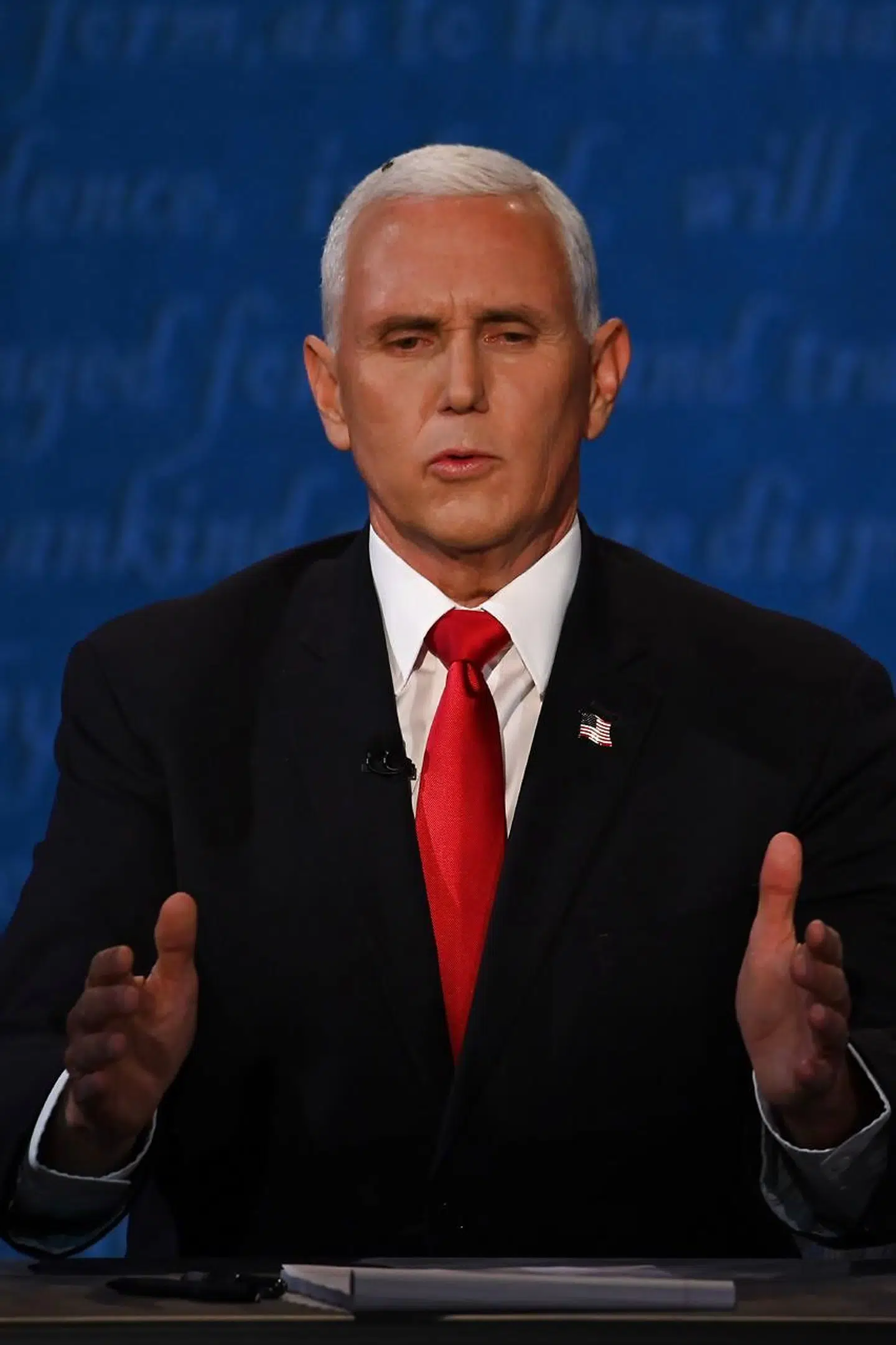 Vicepræsident Mike Pence under nattens debat.