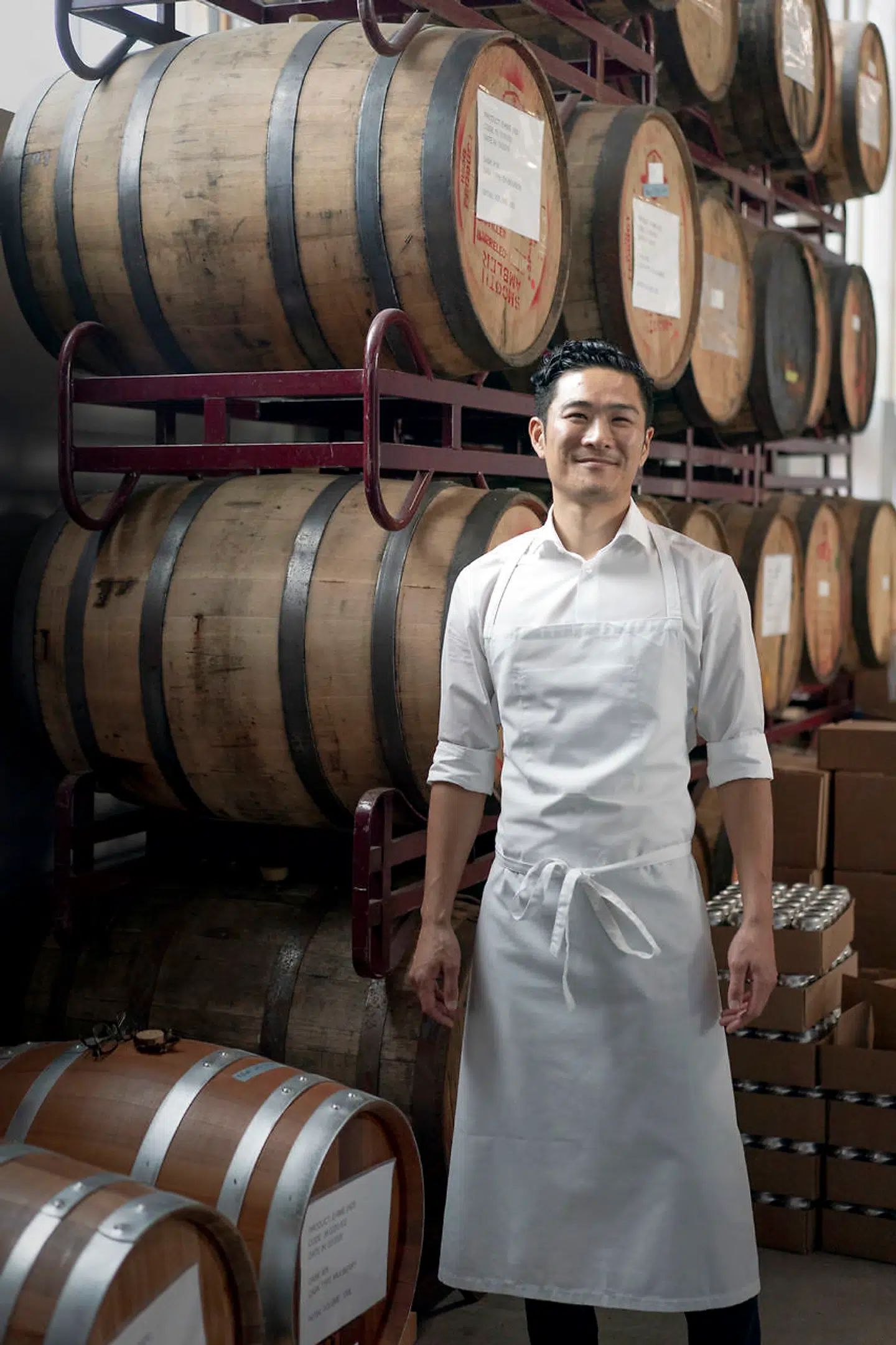 Kristian Baumann fra Nomas nu lukkede 108 popper op med Koan i destilleriet Empiricals lokaler.