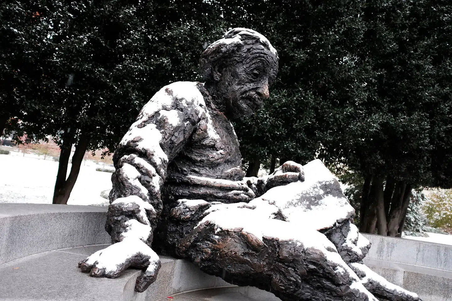 Albert Einstein ser noget træt ud på den her skulptur ved National Academy of Sciences i Washington, DC – og man forstår ham godt nogle gange.