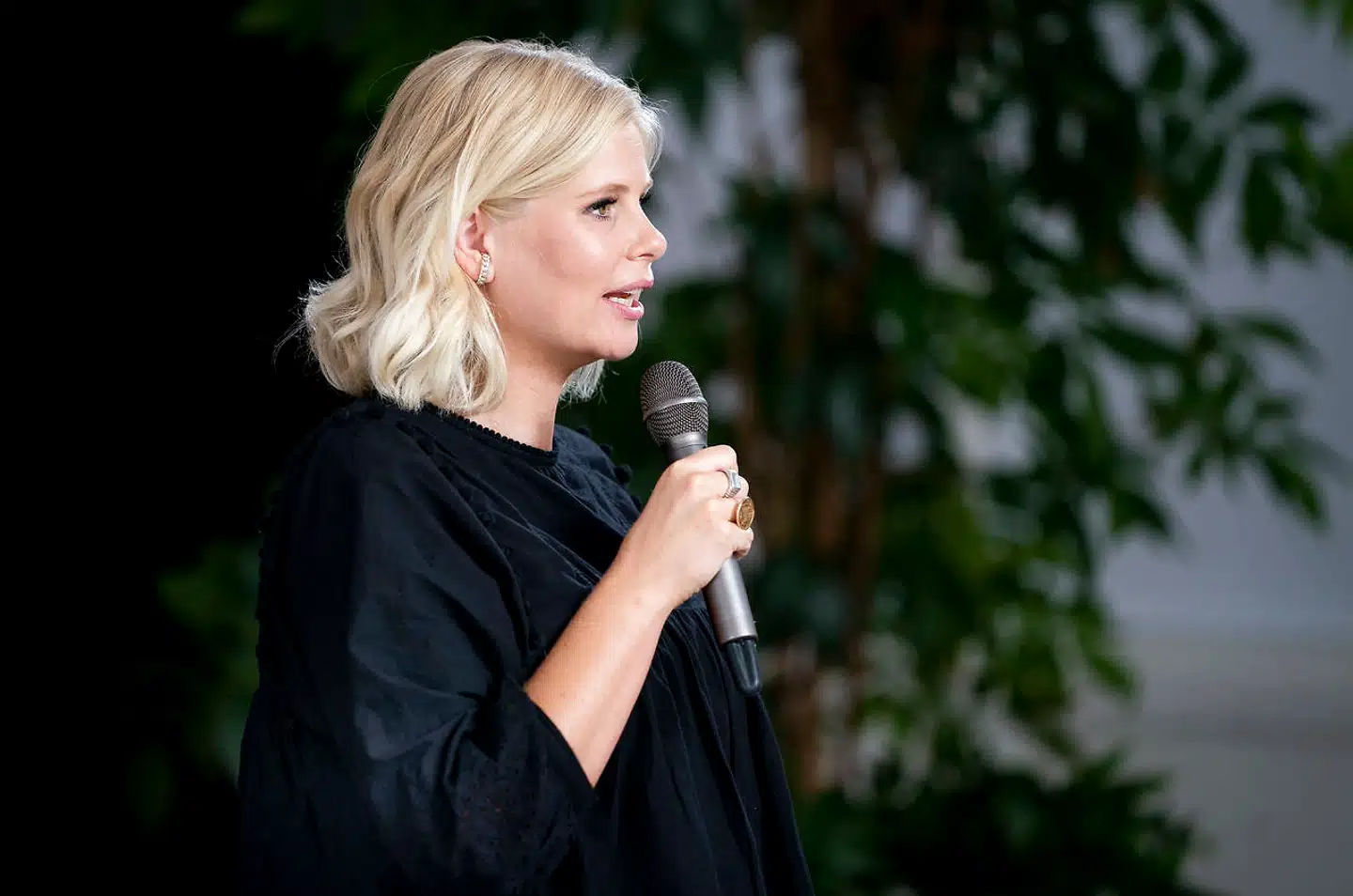 Sofie Linde har effektfuldt sat fokus på sexisme, og det har fået andre kvinder til at stå frem. Det kræver mod, men det skal ikke kræve mod at gå på arbejde eller tale om det, som ikke bør foregå. Det skal være trygt, og det er en ledelsesopgave.