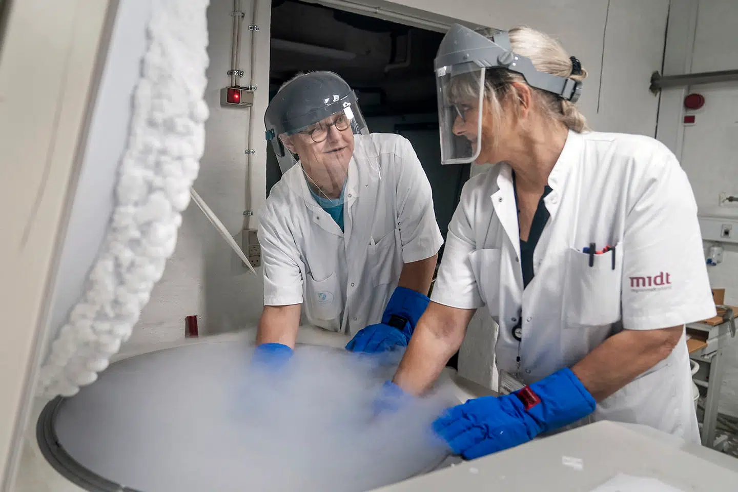 Lars Østergaard: »Jeg tror, coronaen kommer til at fylde meget i noget tid endnu. På mange måder har den ændret også mine vaner, selv om jeg har arbejdet med infektioner hele mit professionelle liv.«