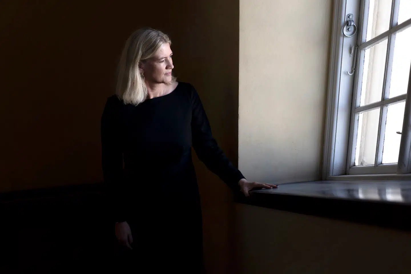 »«Anne Lawaetz Arhnung er adm. direktør i Landbrug & Fødevarer. Hun står over for et efterår, hvor Folketingets politikere skal blive enige om en sektorstrategi for landbrugets klimaindsats. Hun frygter, at politikerne vælger at indføre en CO2-afgift, som også omfatter landbruget.