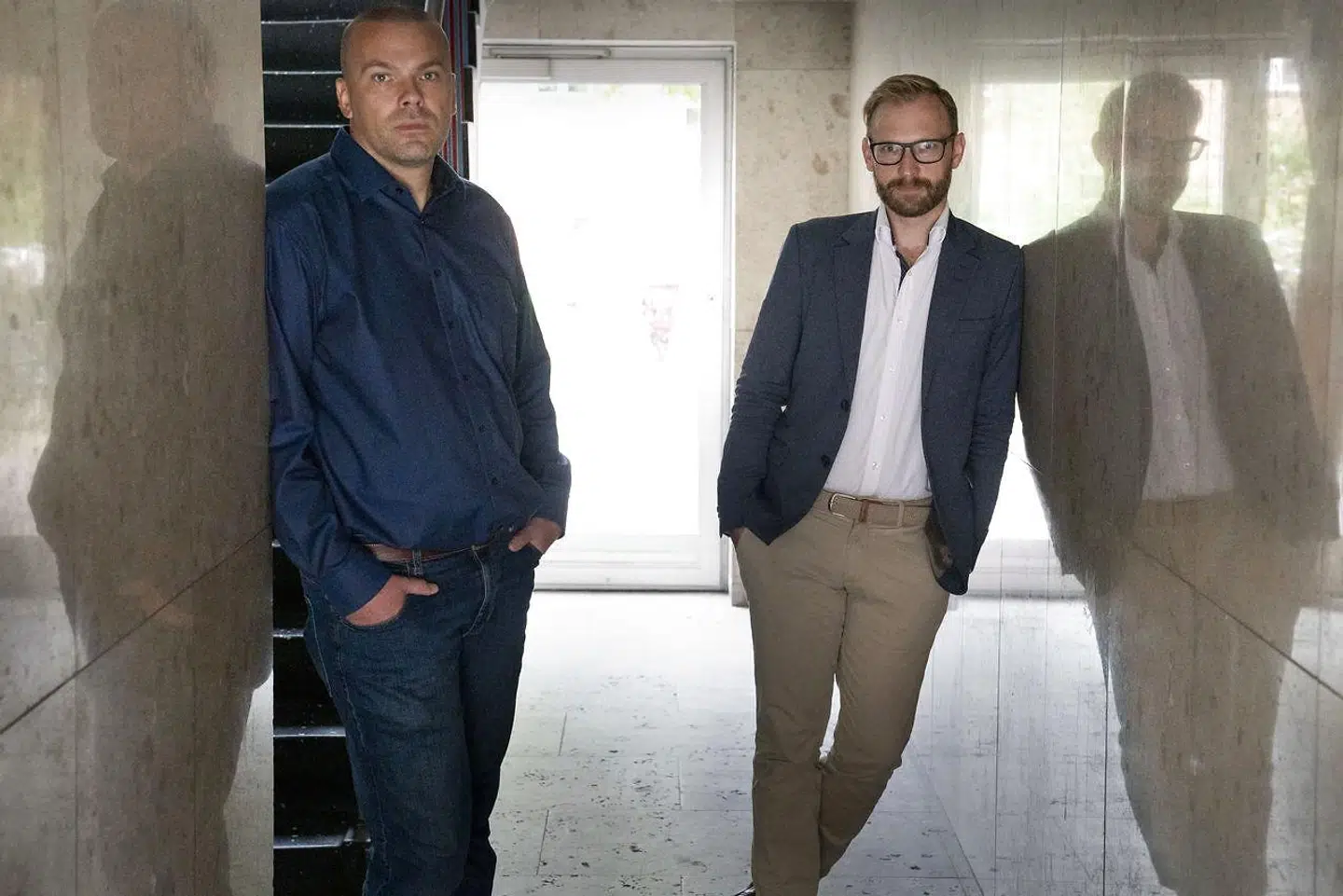 »Det er segmentet af ressourcesvage, muslimske kvinder, der ikke kan blive islamisk skilt, som betaler prisen for værdidebatten, og når den næste rapport om problemerne tikker ind, gør man sig klar til endnu en kamp imod imamer og parallelsamfund – i stedet for at finde løsninger på problemerne,« skriver Jesper Petersen og Niels Valdemar Vinding.