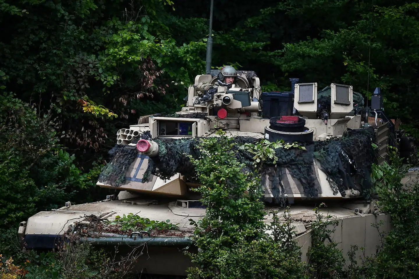 Diskussionen om militærets rolle ved et amerikansk valg er blusset op, og det er en uhørt debat i en demokratisk stat.
