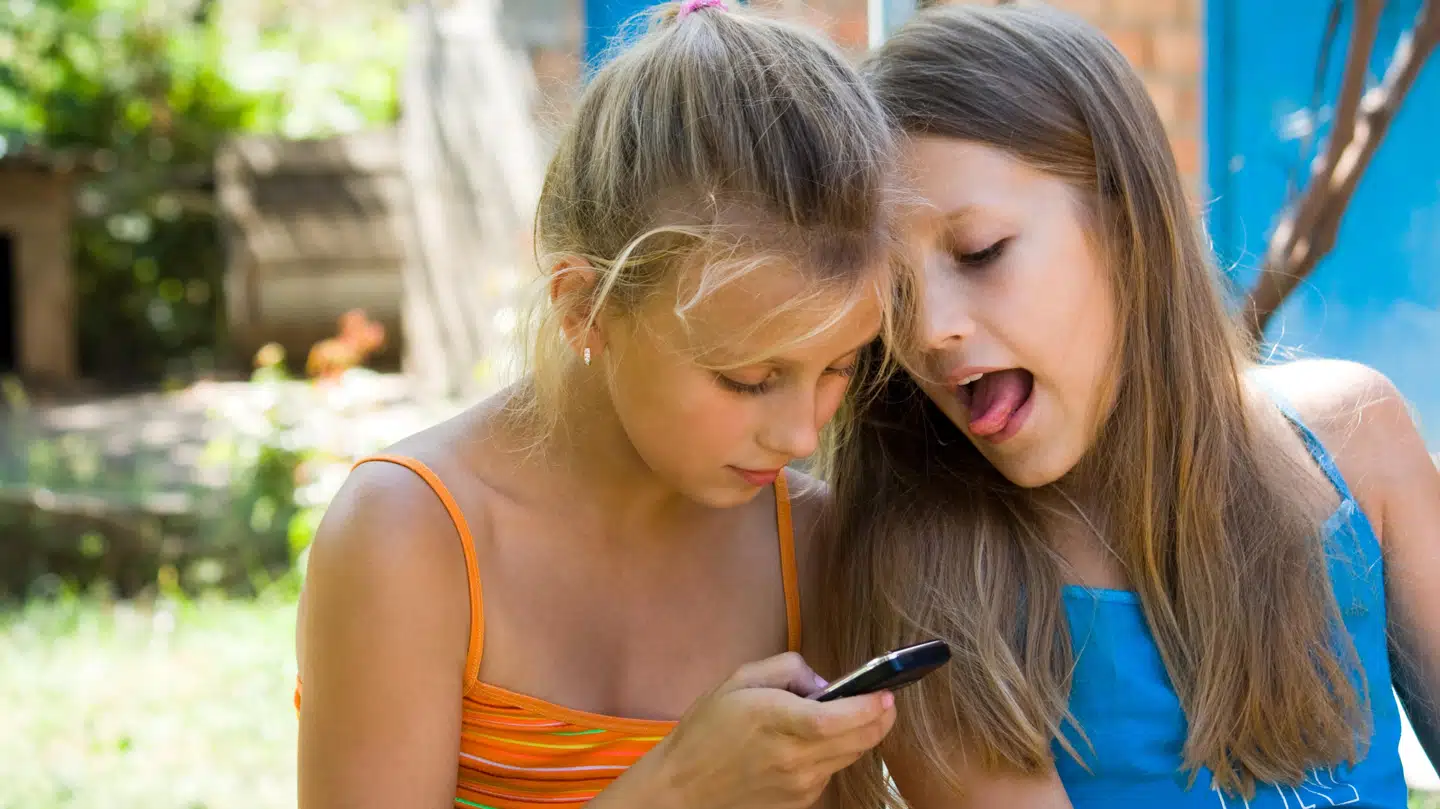 Børn og unge er storforbrugere af data. Derfor er det vigtigt at de har et abonnement, der passer til deres forbrug. (Foto: Colourbox)