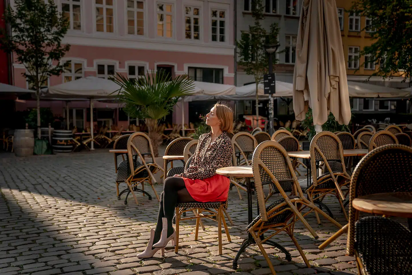 Frederikke Schmidt er uddannet skodesigner. Hun stiftede Roccamore efter i december 2014 at have rejst 330.000 kroner i en crowdfunding-kampagne.