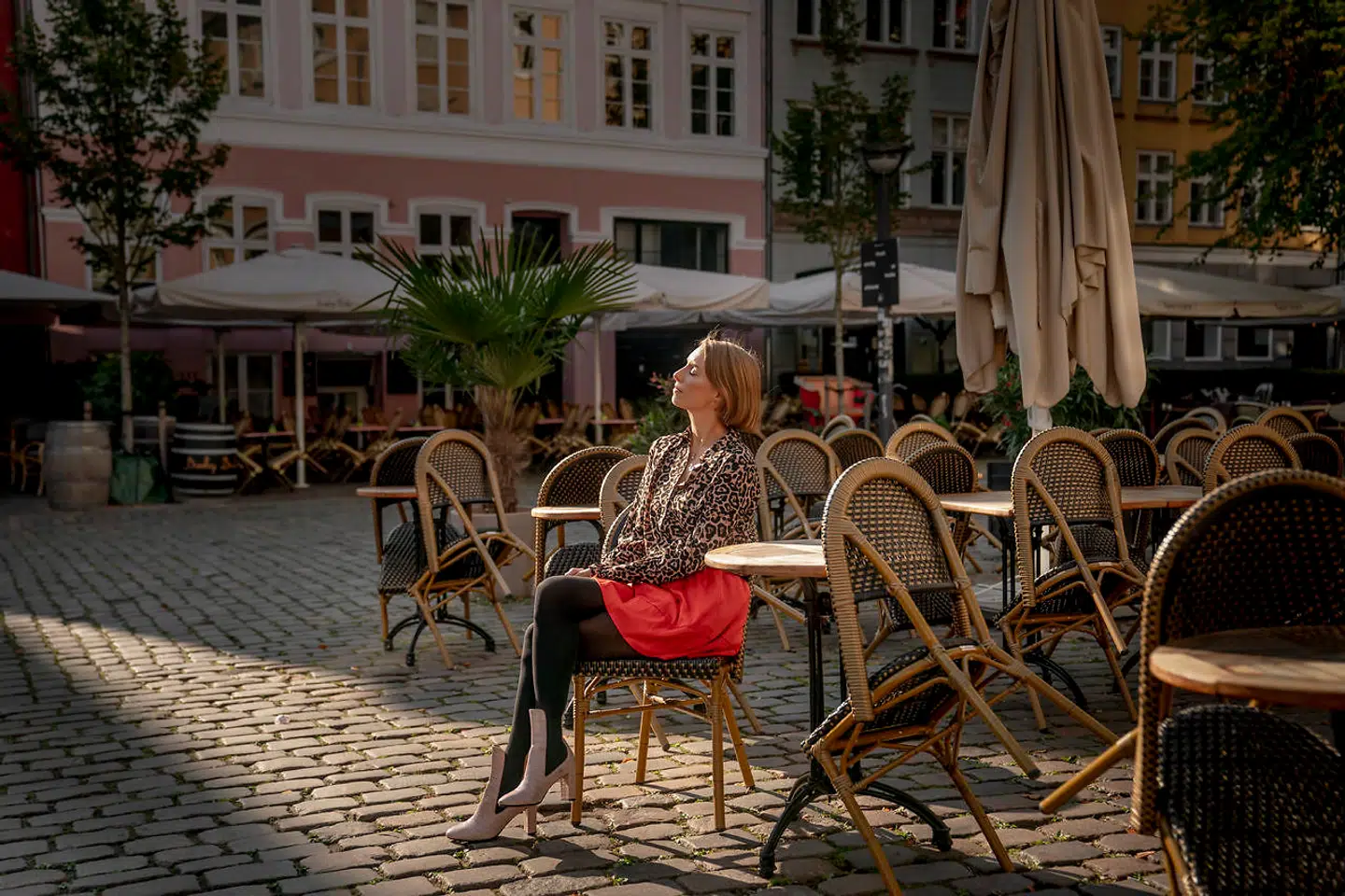 Frederikke Schmidt er uddannet skodesigner. Hun stiftede Roccamore efter i december 2014 at have rejst 330.000 kroner i en crowdfunding-kampagne.