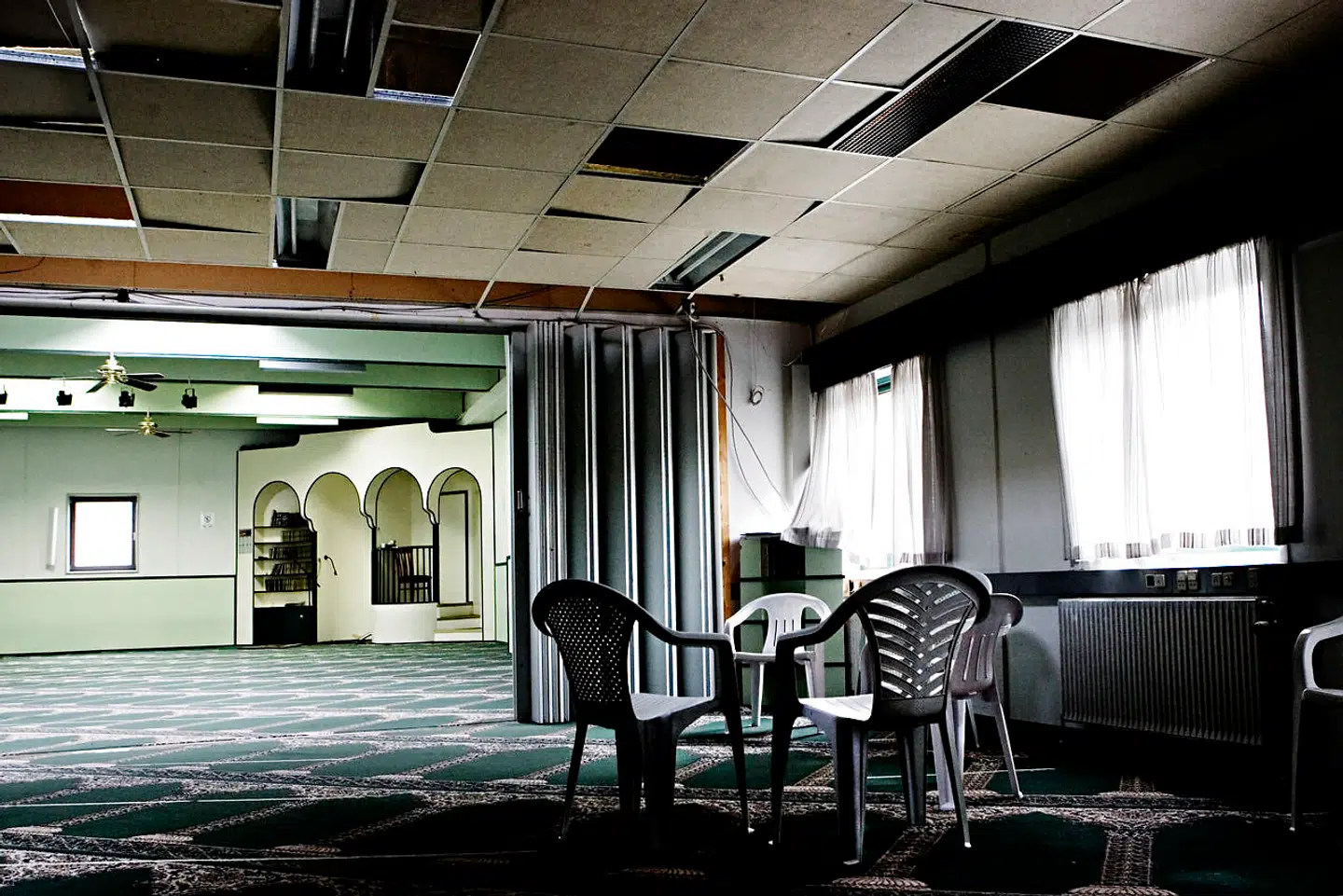 En moske i Odense - hvor muslimske råd efter sigende vejleder unge og nægter kvinder skilsmisse.