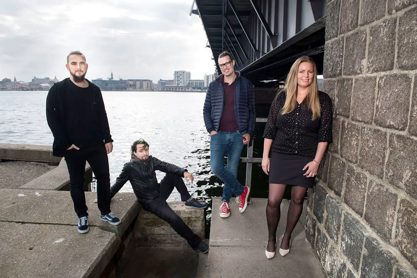 Estaldo er et nyt ejendomsmæglerfirma, som vil revolutionere boligsalget og brander sig selv om Danmarks digitale ejendomsmægler. Firmaets fire stiftere er fra venstre Roland Pop, Tibold Kandrai, Jakob Neua Nørgaard og Ann Rosenskjold. (Foto: © Lars Horn / Baghuset)