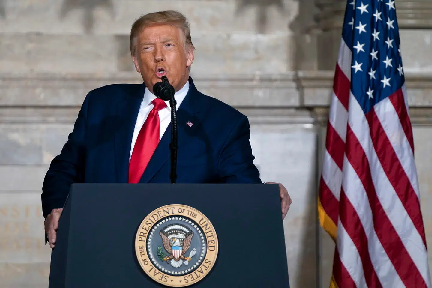 USAs præsident, Donald Trump, indkaldte 17. september til en konference om amerikansk historie og brugte lejligheden til at tordne mod New York Times' projekt om slaveriets betydning for nationens historie. Trump kaldte avisens projekt for »giftig propaganda« og »børnemishandling«. Foto: Kevin Lamarque / Reuters / Ritzau Scanpix
