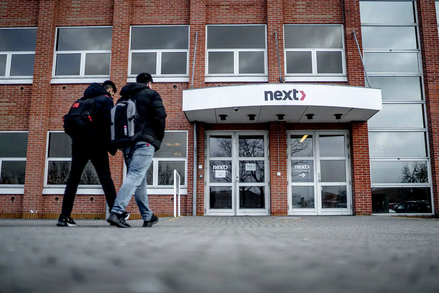 »Vi ved, hvor vigtig en vellykket integration er, og vi ved, at vores samfundsmodel bygger på en sammenhængskraft, der næres af et kendskab til hinanden og til de forskellige vilkår, vi kan have,« skriver Lone Sandholdt Jacobsen. På billedet ses Sydkysten Gymnasium i Ishøj, hvor 77 pct. af eleverne har ikke-vestlig baggrund.