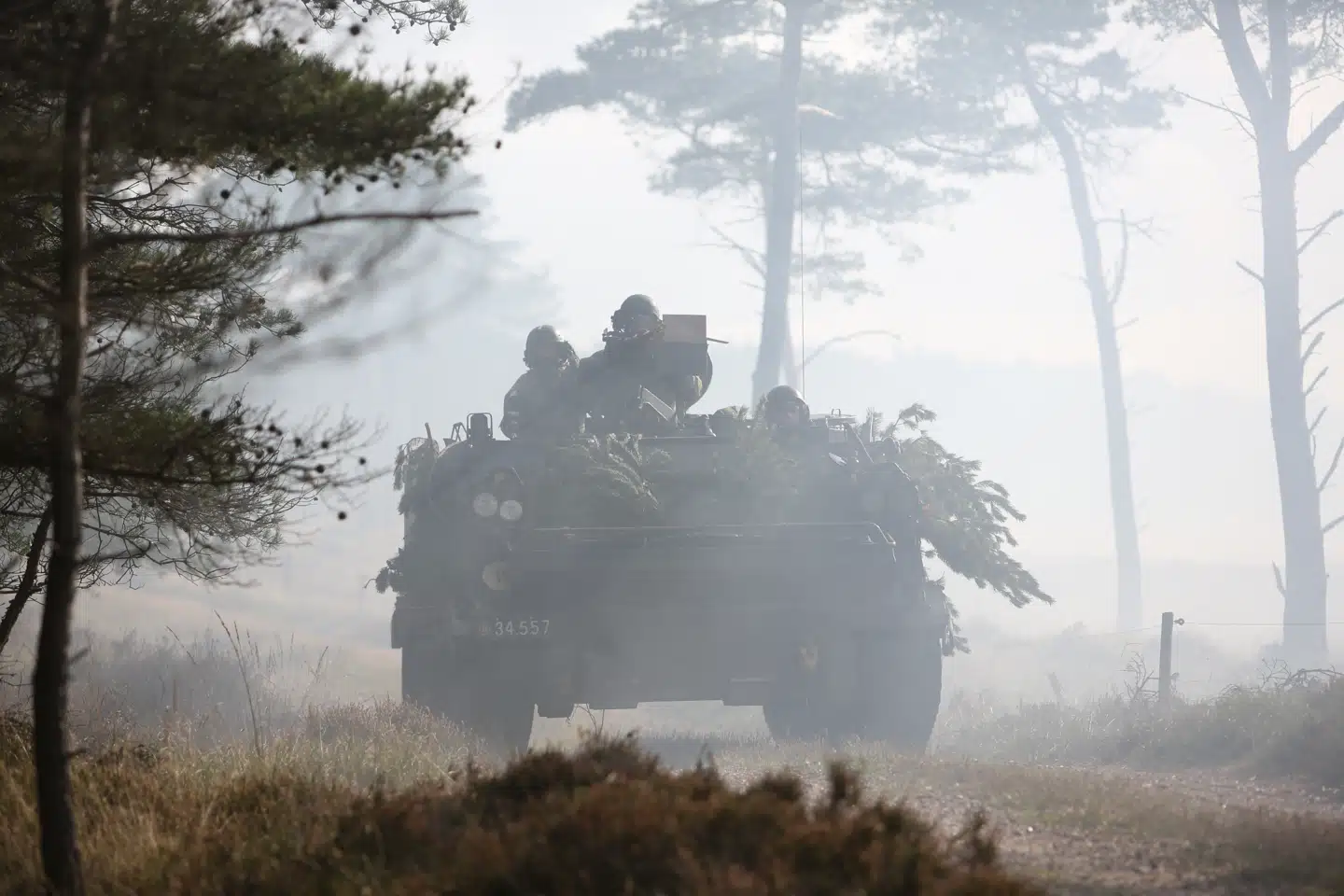 Øvelsen Brave Lion i Sydvestjylland skal træne soldaterne med et simuleret angreb, hvor fjenden har kastet soldater ned med faldskærm og er gået i land i Nordjylland. Foto fra øvelsen i 2019.