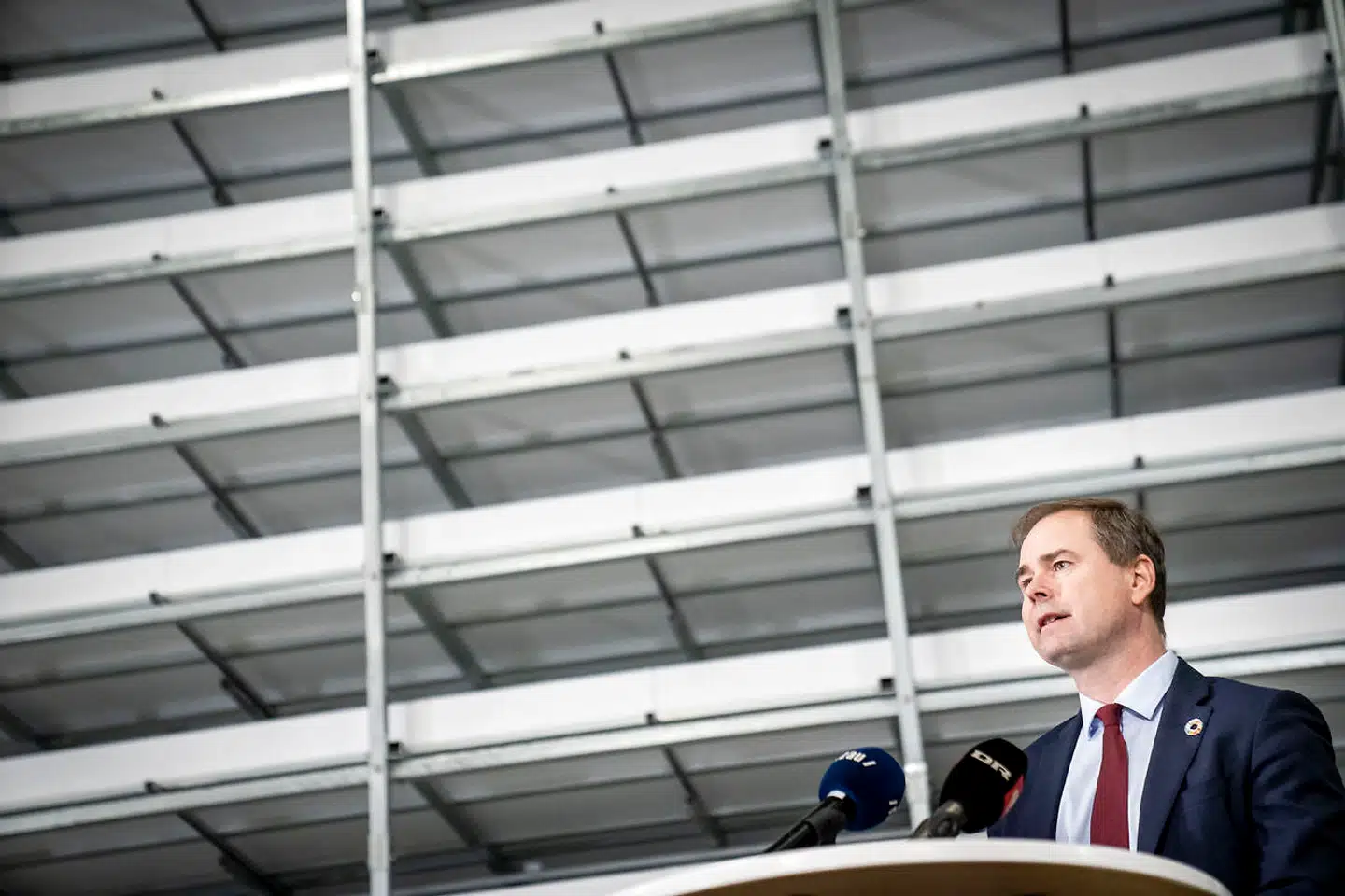 Finansminister Nicolai Wammen (S), der forleden lancerede Danmarks Grønne Fremtidsfond hos virksomheden Nordic Harvest i Taastrup, har meldt ud, at regeringen vil skubbe en større del af Danmarks CO2-reduktioner tættere på deadline i 2030. Håbet er, at ny teknologi kan gøre den grønne omstilling billigere.