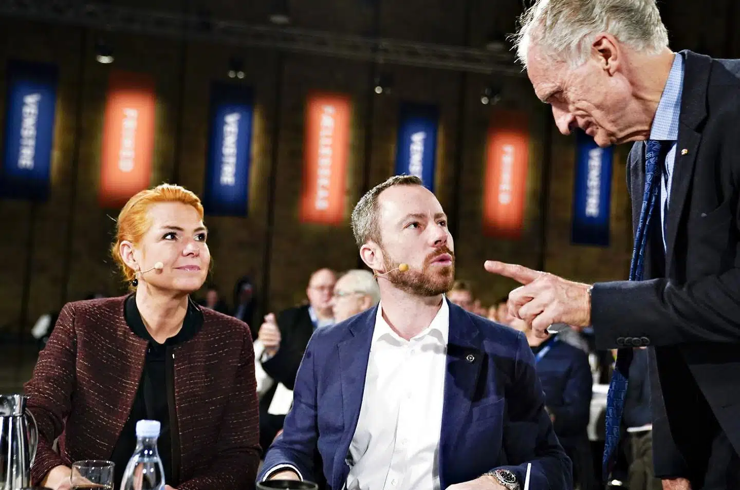 »Nu har jeg jo gået rundt herinde i 40 år, og jeg har hørt om et eller andet, men jeg har ikke oplevet noget som helst,« siger Bertel Haarder.