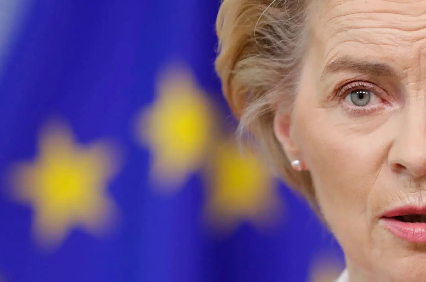 »Danmark bør på trods af vores forbehold mod EUs retslige samarbejde gå så meget med i den nye migrantpagt som muligt, men vi skal holde fast i, at frivillighed er et afgørende princip,« skriver Pierre Collignon i denne leder. Her EU-Kommissionens formand, Ursula von der Leyen, som 23. september 2020 præsenterede sine forslag til en ny »migrantpagt« i EU. Foto: Stephanie Lecocq / Reuters / Ritzau Scanpix