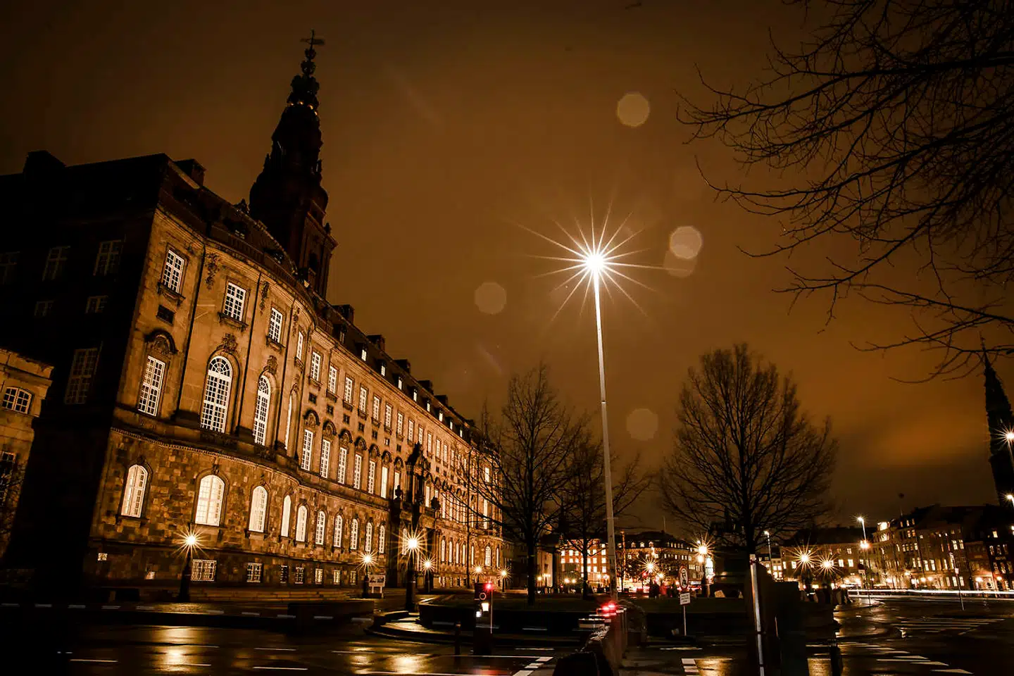 Det er helt urimeligt over for borgerne, at ministerierne bryder regler om at offentliggøre ministres rejseudgifter, når det offentlige selv er utrolig nidkær over for borgerne i forhold til, hvad de skal oplyse og indberette, lyder det fra samfundsforsker.