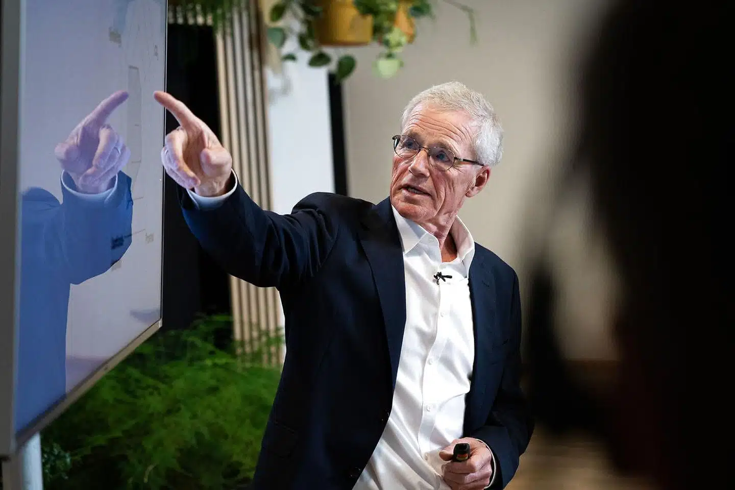 »Forestillingen om at forbyde salg af konventionelle biler efter 2030 er så dyr og i strid med EU-retten, at man end ikke har regnet på det,« skriver Otto Brøns-Petersen. På billedet Anders Eldrup.