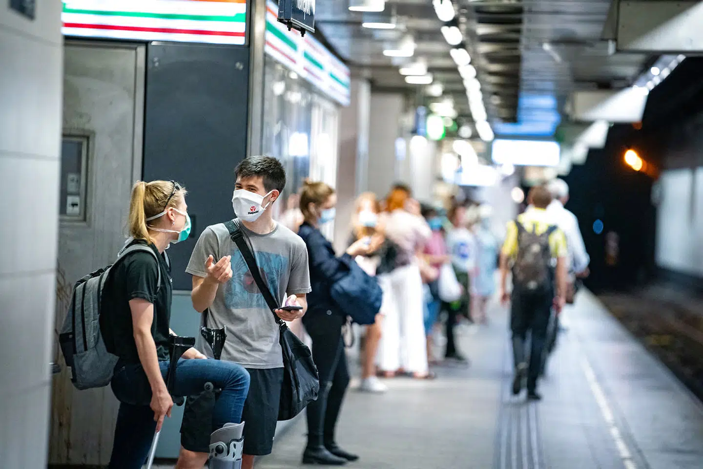 Krav om mundbind eller visir i offentlig transport. (Foto: Emil Helms/Ritzau Scanpix)