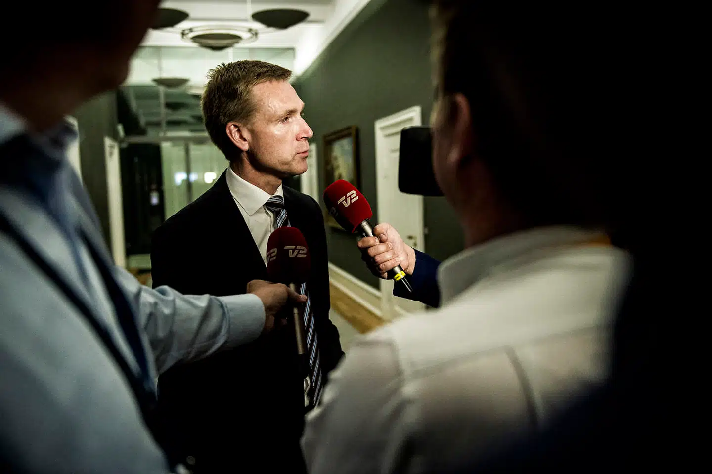 »Jeg blev ligesom andre kaldt til møder i Statsministeriet og fik briefinger om, hvordan det foregik. I virkeligheden var det en magtesløshed, vi blev stillet overfor,« siger DF-formand Kristian Thulesen Dahl om situationen for fem år siden, da flygtninge- og migrantkrisen kulminerede i Danmark.