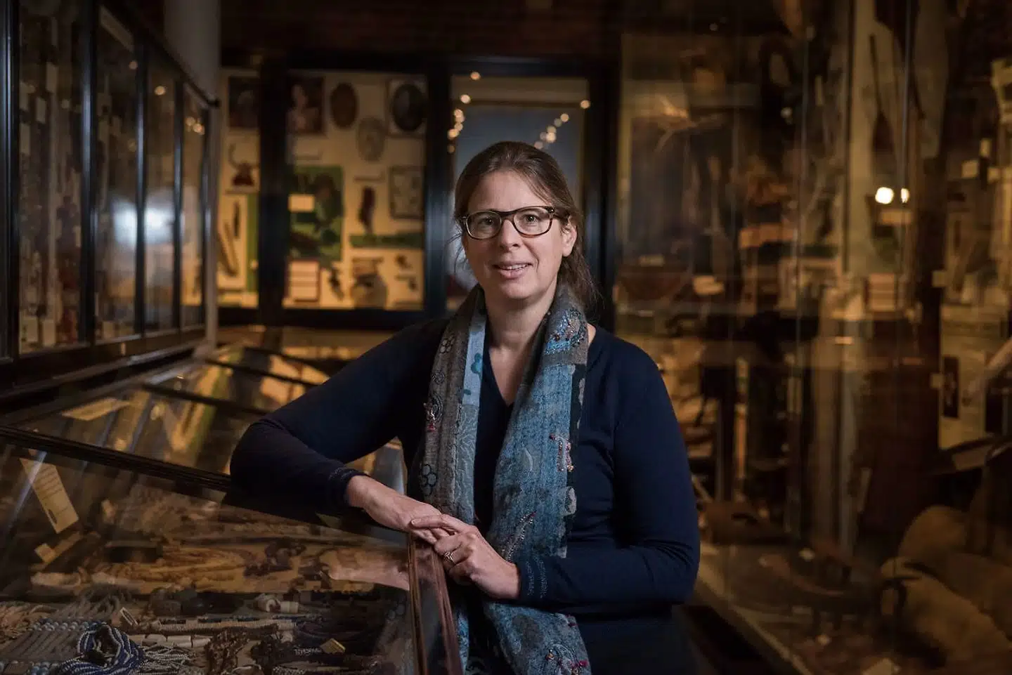 »En publikumsundersøgelse, som vi har gennemført, viser, at vores besøgende ofte så museets udstilling af dele af døde mennesker som et testamente fra »vilde«, »primitive« eller »grusomme« kulturer,« siger Laura Van Broekhoven, direktør på Pitt Rivers Museum.